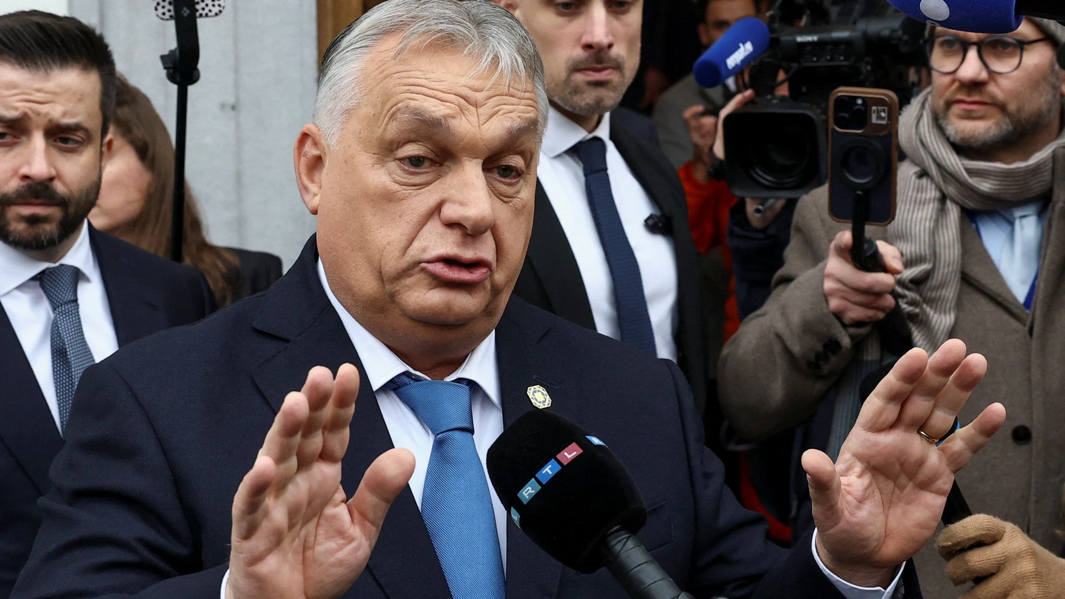 Viktor Orbán soll viele Milliarden Euro in Freunderlwirtschaft versenkt haben.