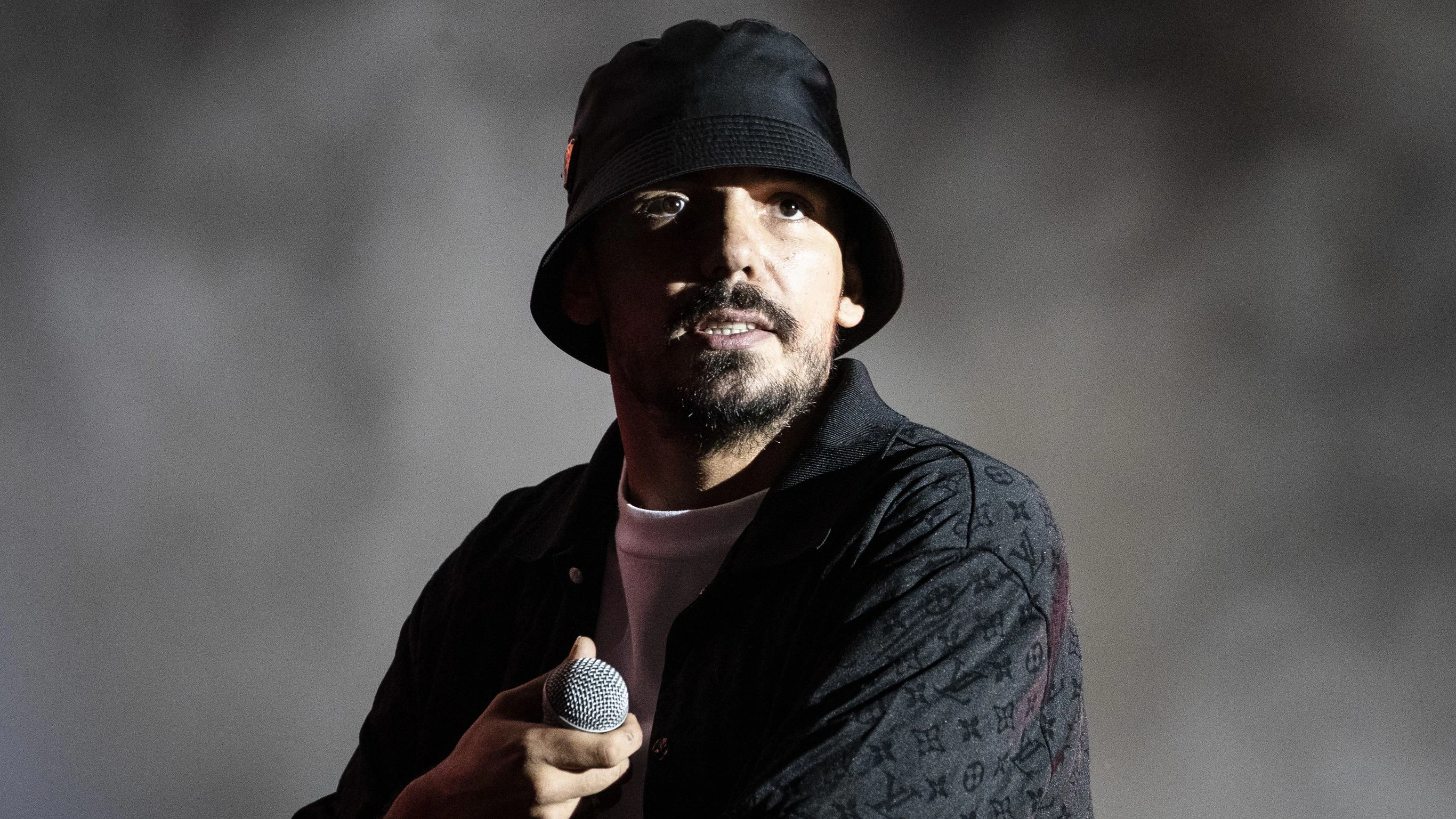 Rapper Capital Bra ist wütend.