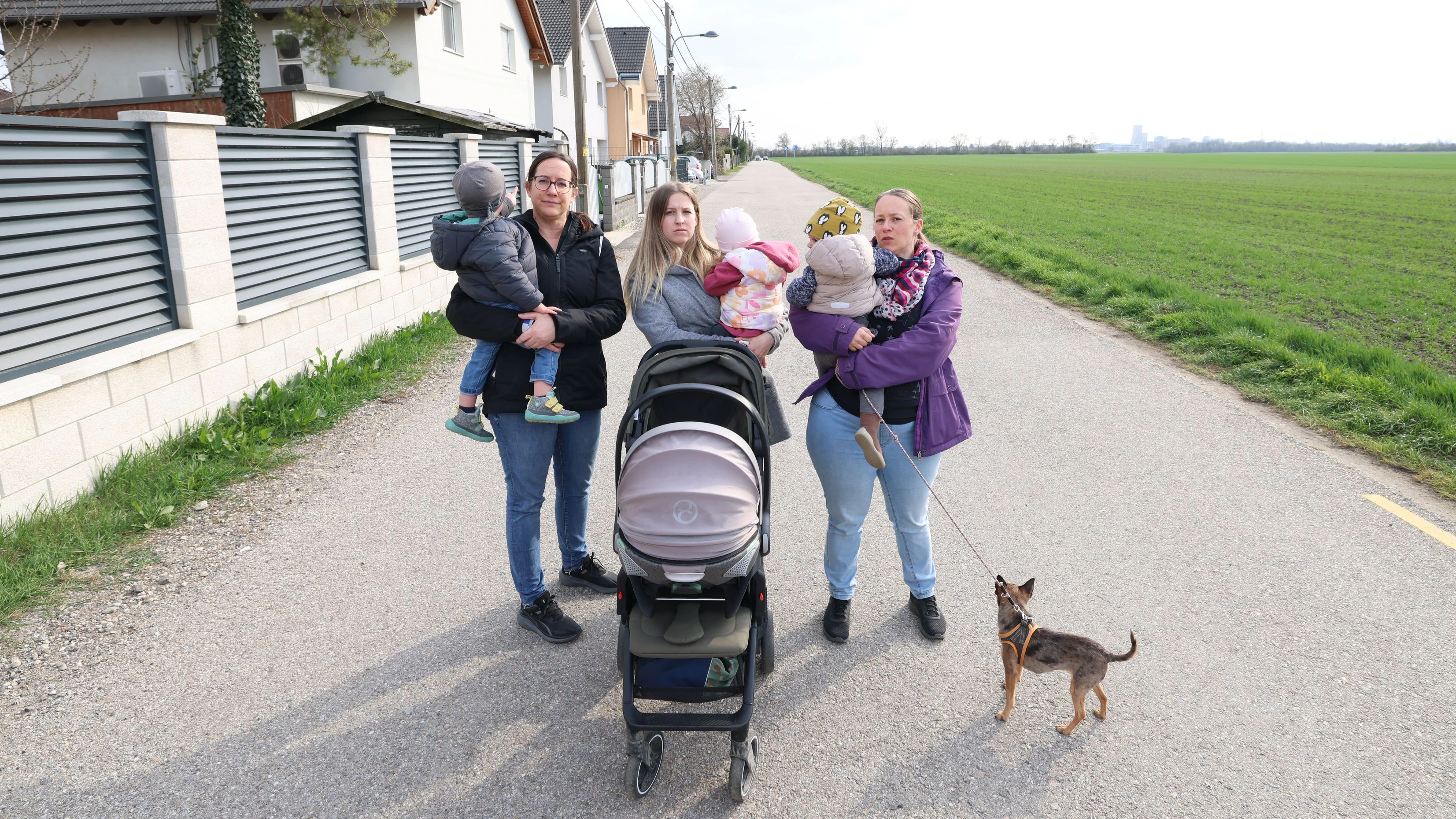 Heute.at - Angst um mein Kind! – Raser donnern mit 96 durch 30er