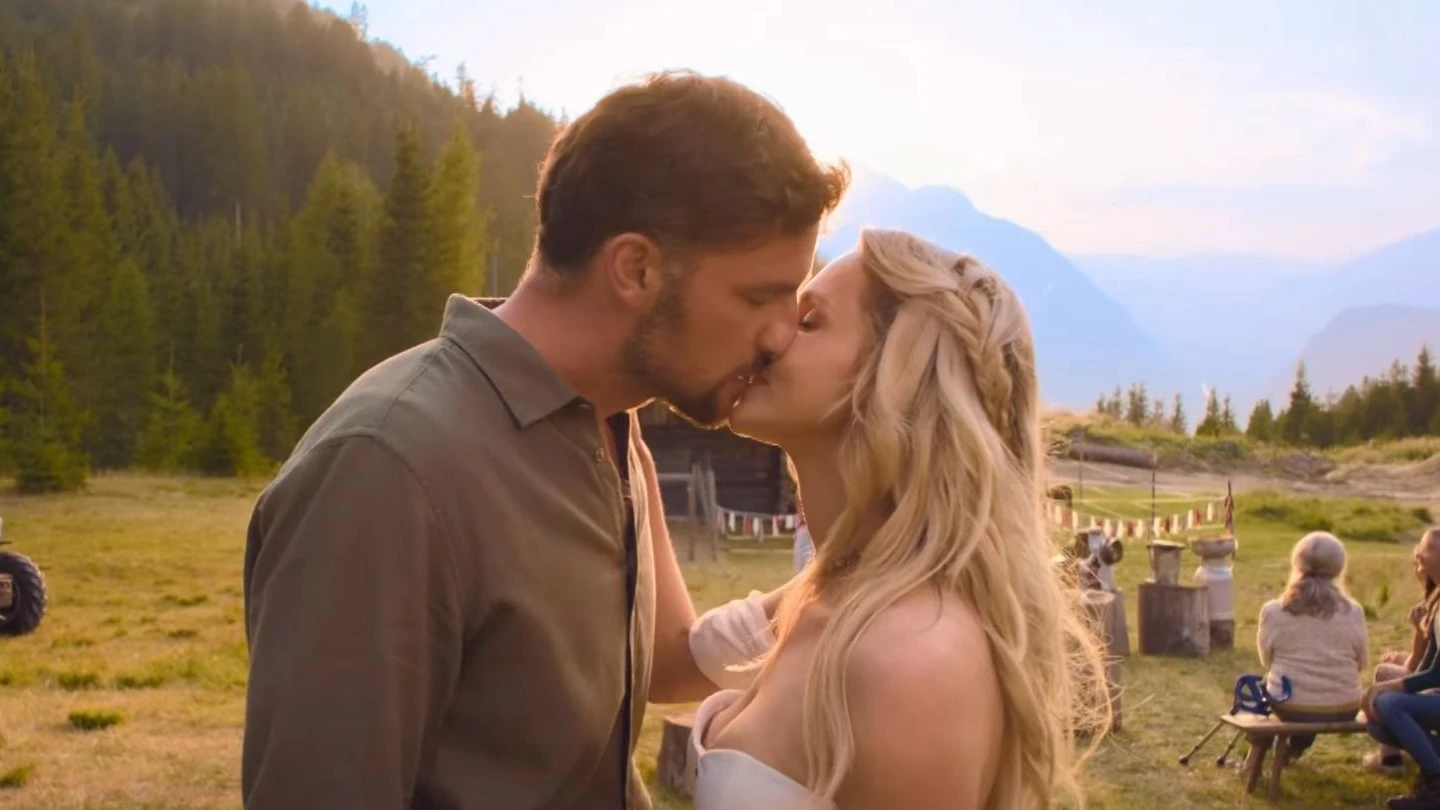 Kuss mit Ferdinand Seebacher kostet Melissa Naschenweng "Überwindung".