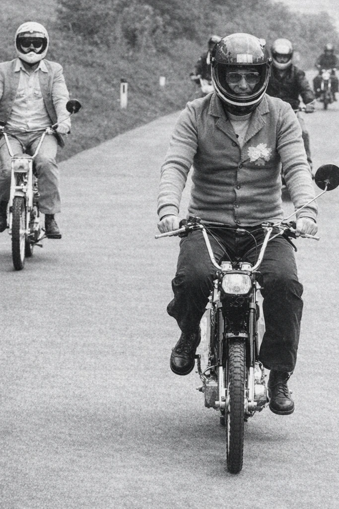 Und dieselbe Konstellation, Staribacher auf Puch Maxi, Vecsei auf KTM Hobby