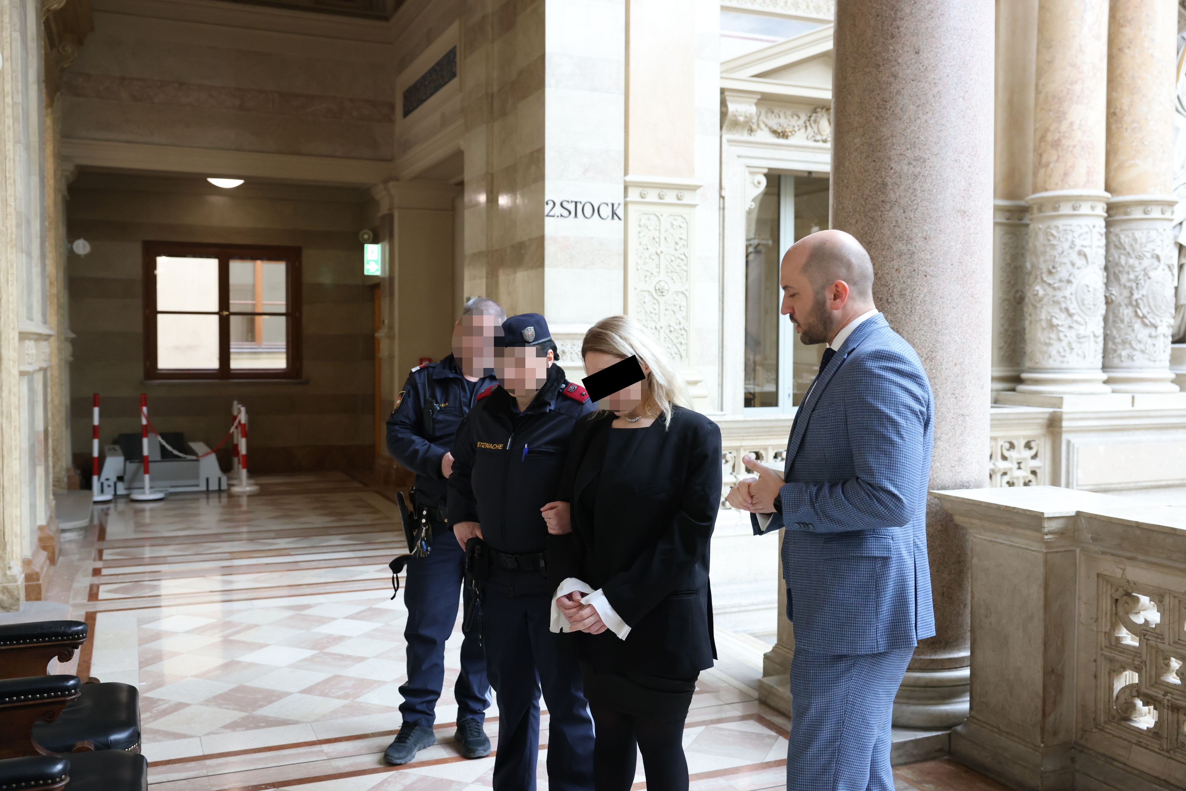 Die Gattin des bekannten Anwalts wurde in der Berufungssache von Anwalt Martin Klemm vertreten.