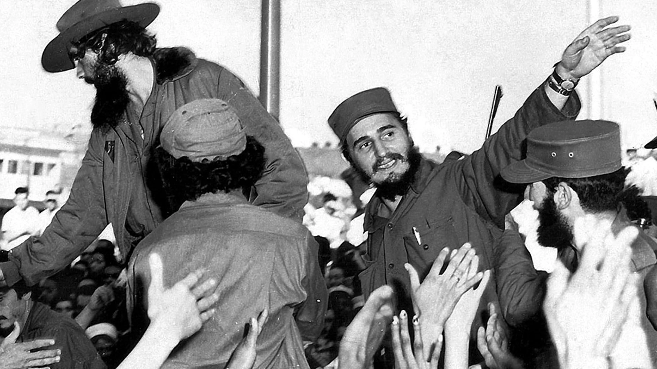 Fidel Castro war die treibende Kraft hinter der kubanischen Revolution von 1959, die zum Sturz und zur Flucht des Diktators Batista führte. Vor allem seit dem Zusammenbruch des wichtigsten Verbündeten, der Sowjetunion, leidet das Land unter den andauernden Wirtschaftssanktionen der USA. (Archivbild, 1959)