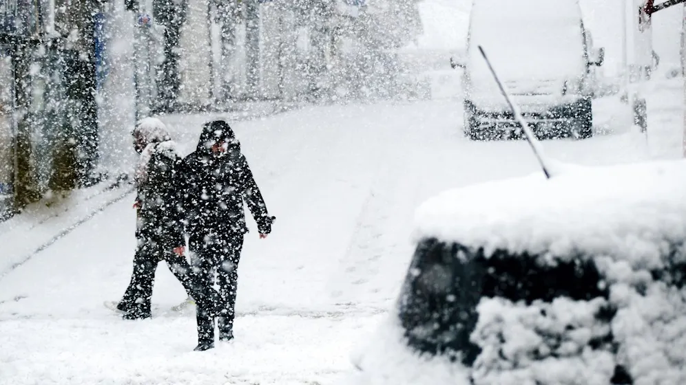 Heute.at - Wieder Winter – jetzt Blizzard-Warnung in Österreich