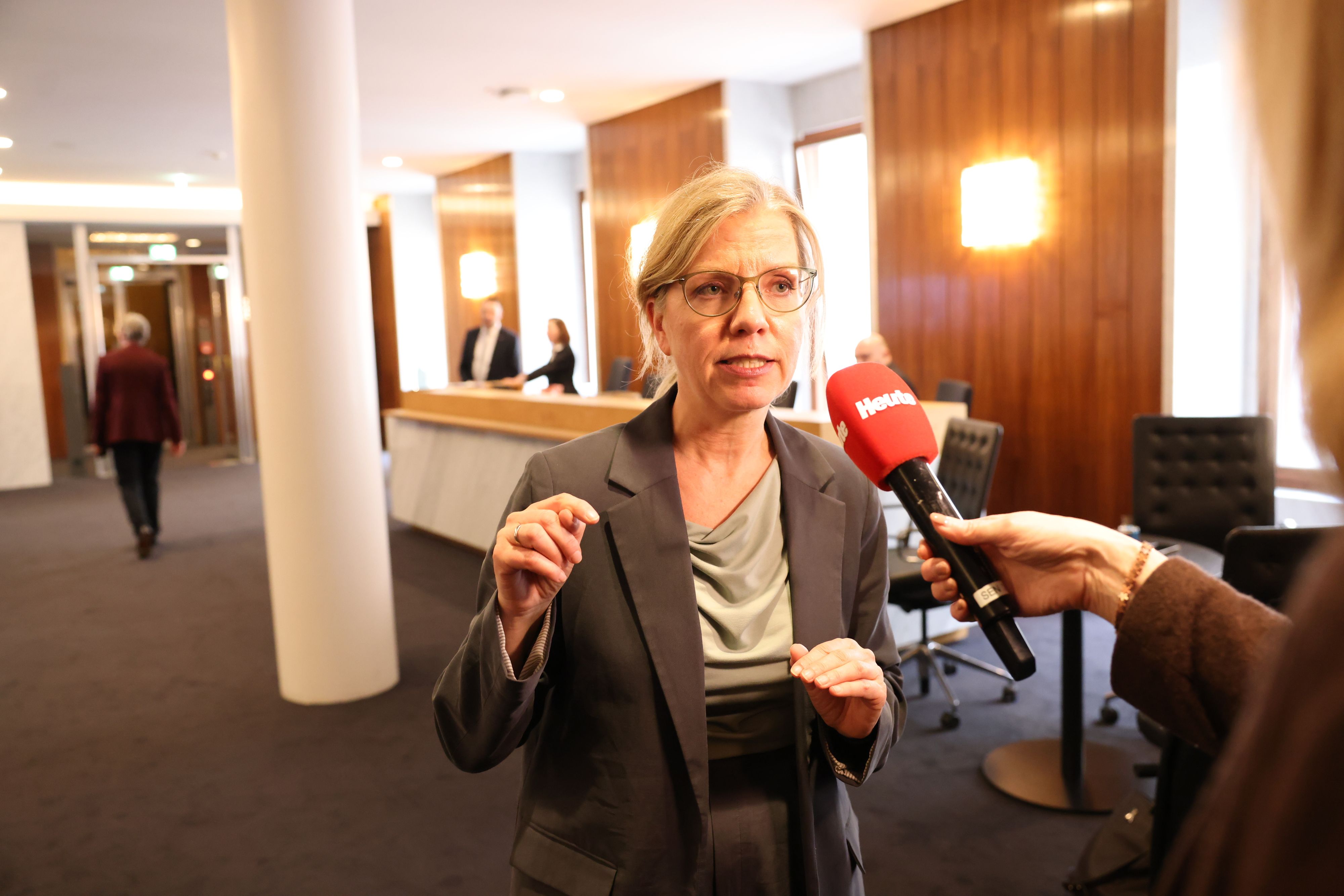 Grünen-Chefin und -Klubobfrau Leonore Gewessler im 