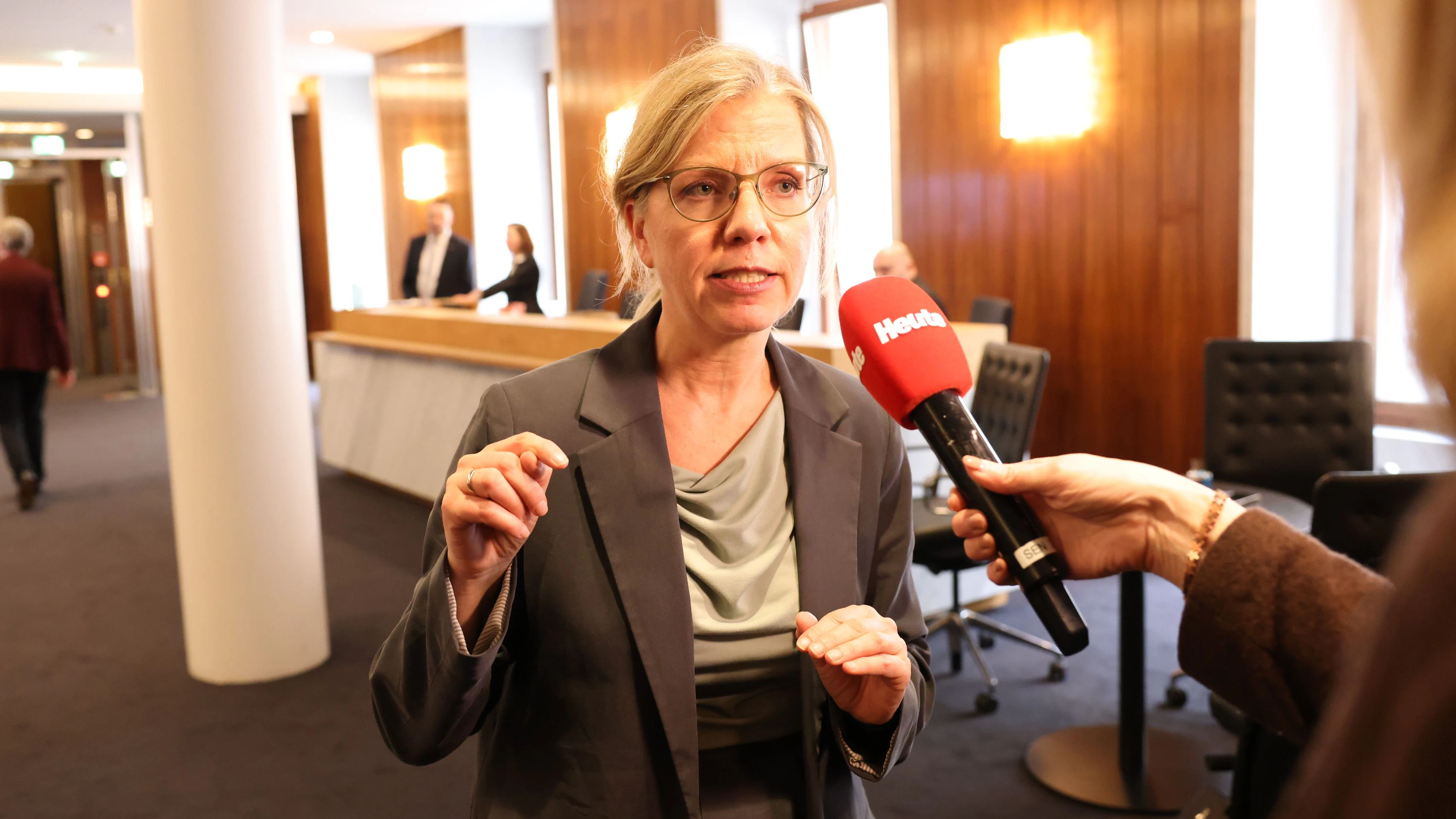 Heute.at - Nach Ja zu Spritgesetz: Das fordern Grüne von Regierung