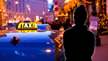 Taxifahrer sperrt Wiener Studentin im Auto ein