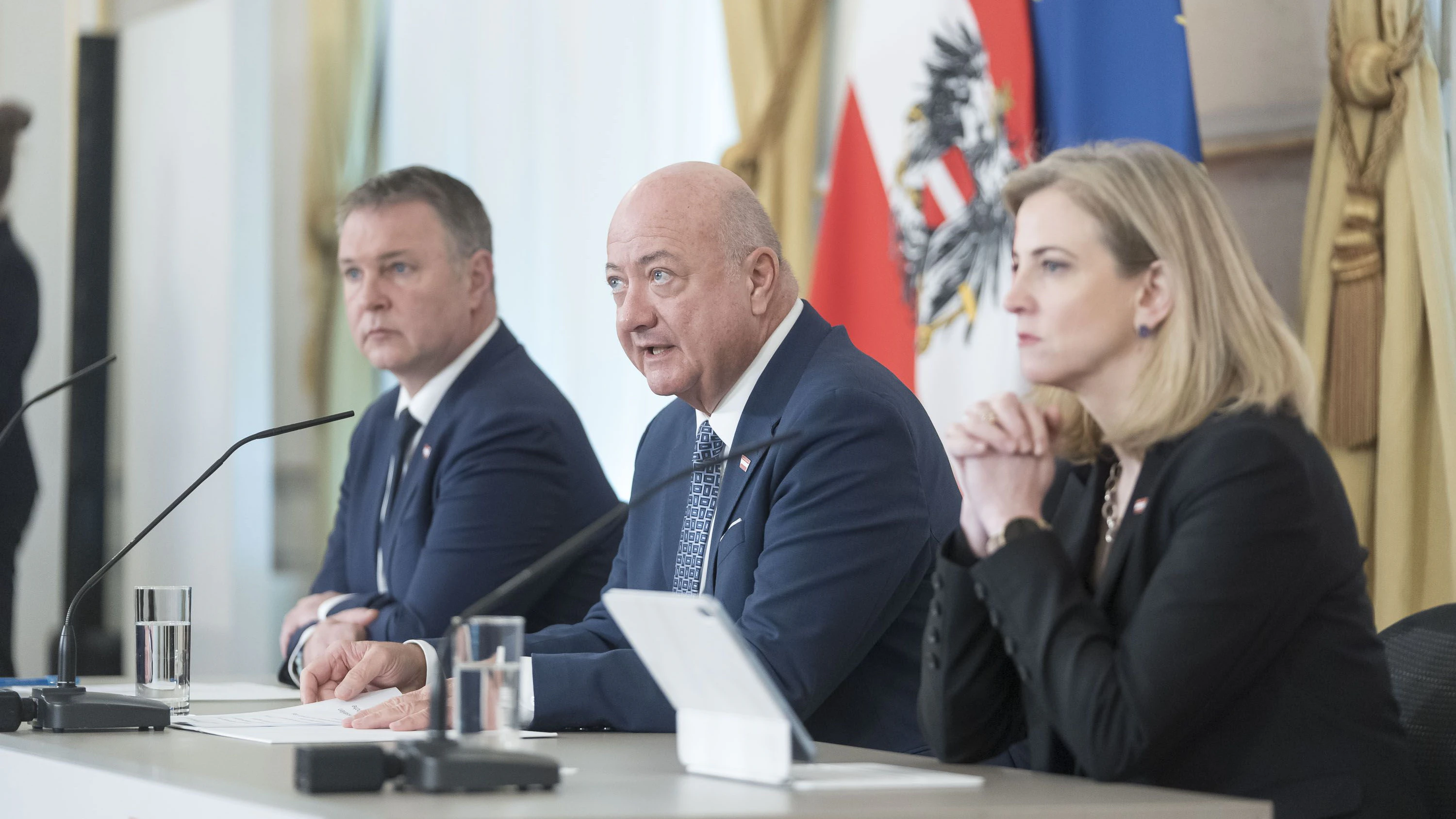 Kein gutes Zeugnis für Andreas Babler, Christian Stocker und Beate Meinl-Reisinger.