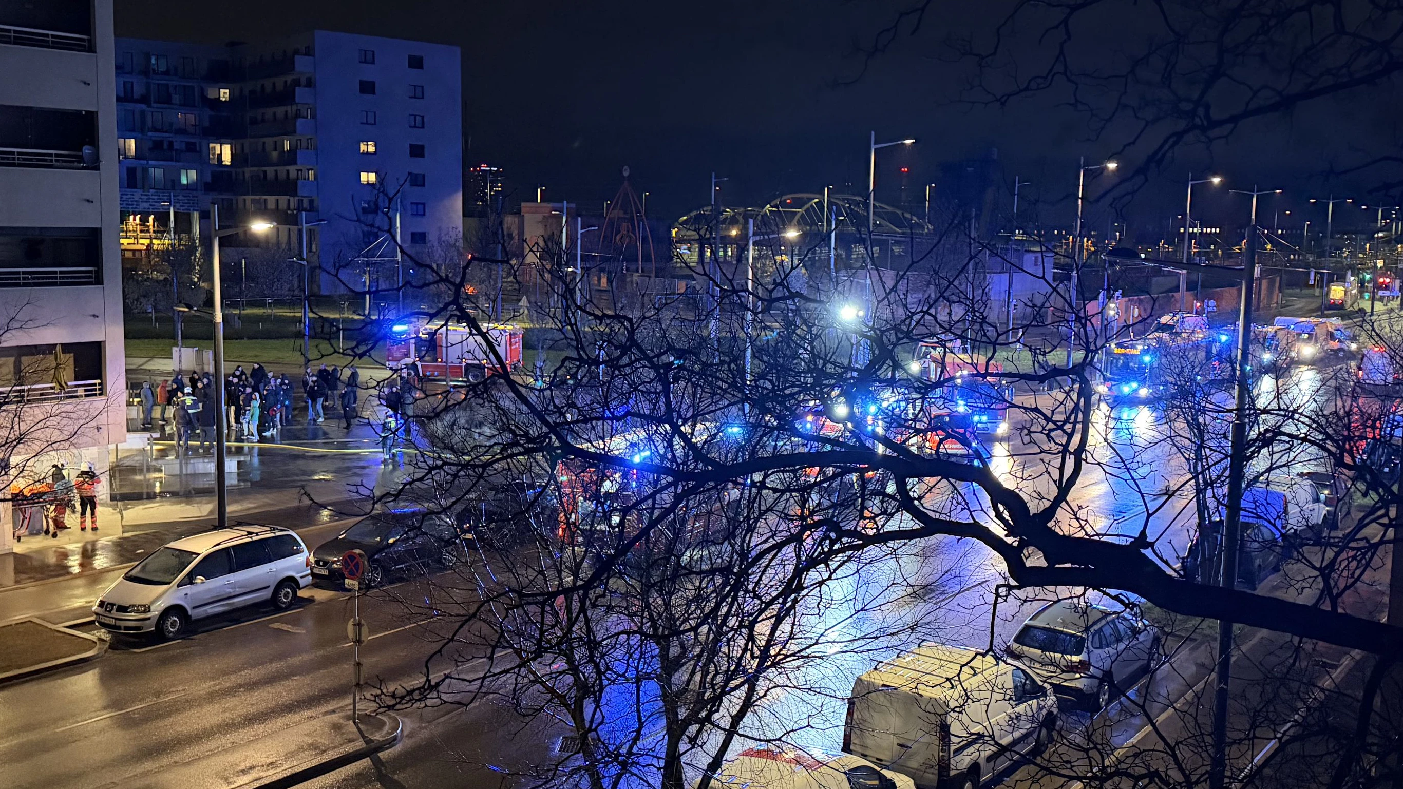 Heute.at - Balkon-Brand in Wien fordert mehrere Verletzte