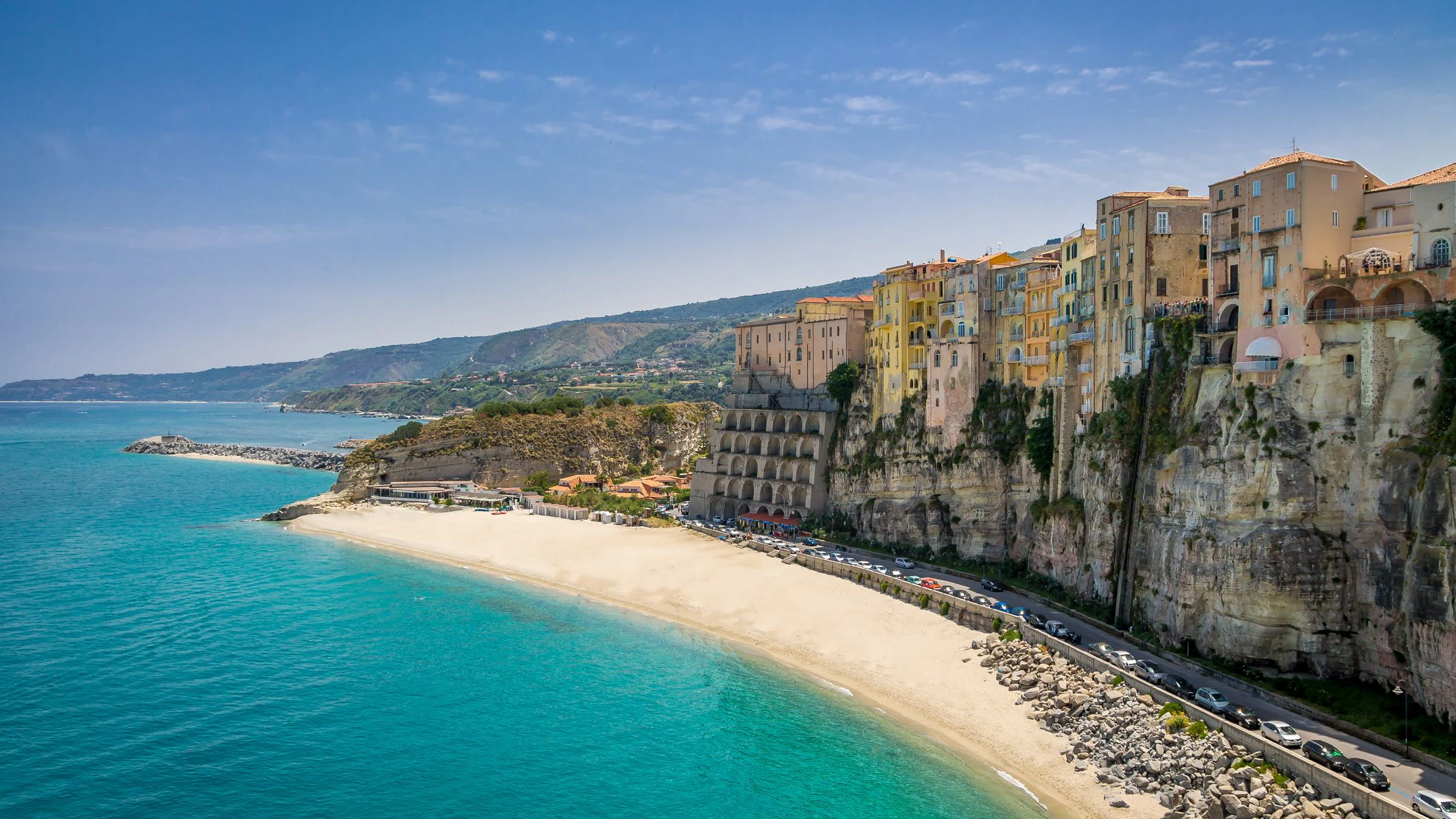 Der Strand von Tropea liegt direkt am Fuße der Altstadt. Ein einmaliges Feeling.