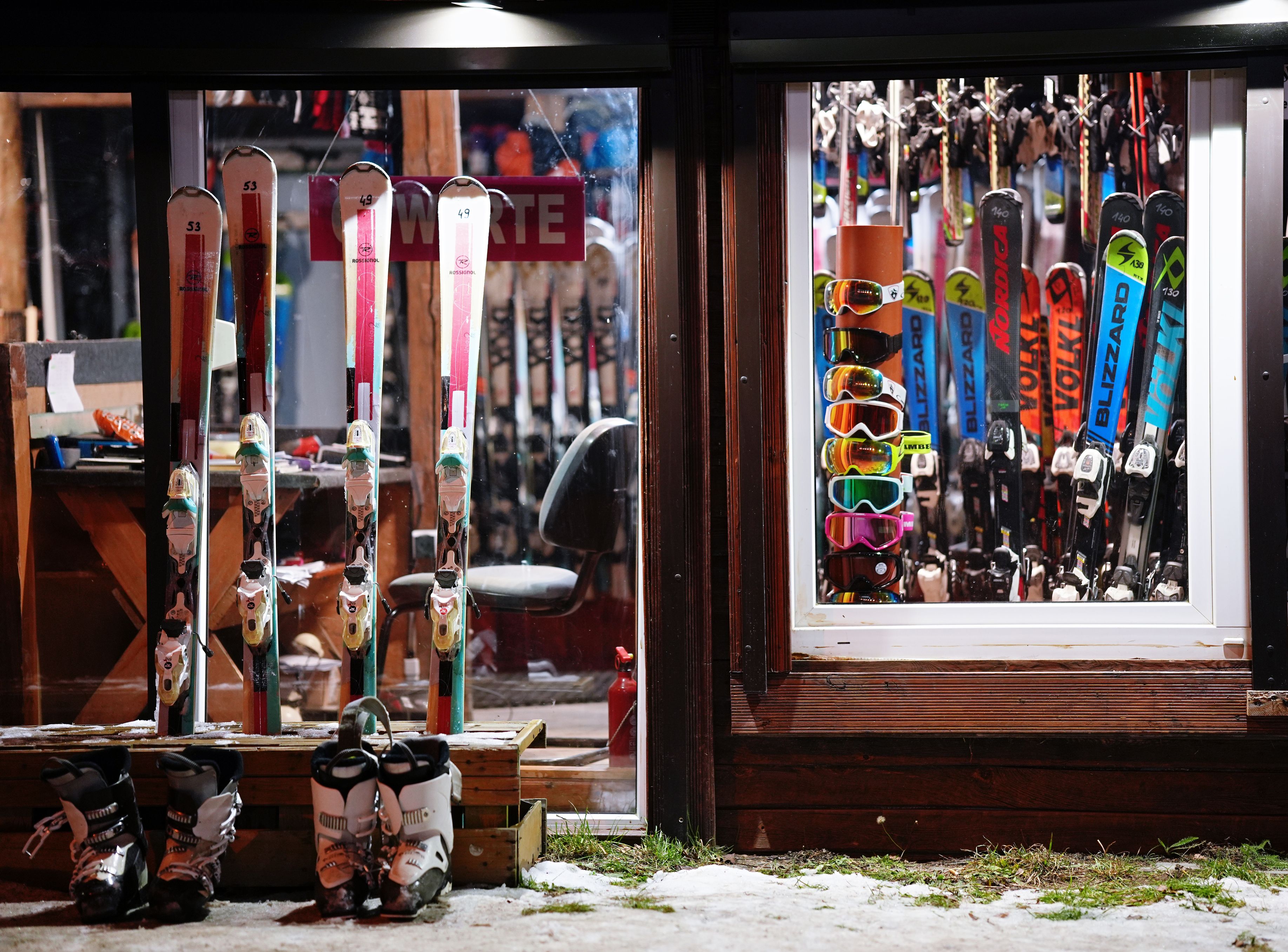 Gleich mehrmals stahl ein junger Deutscher Skier.