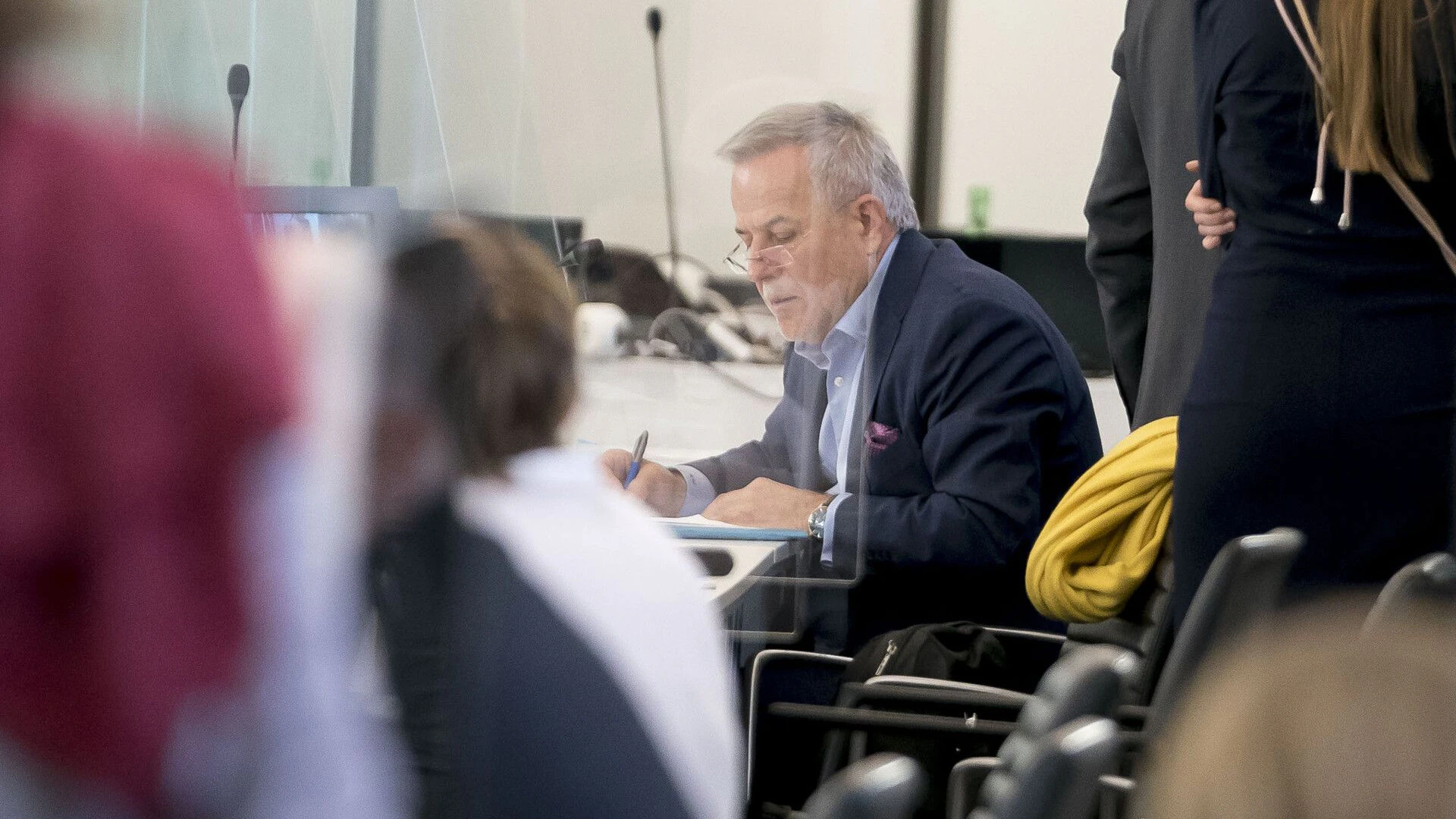 Auch Unternehmer Siegfried Wolf (im Bild als Auskunftsperson in einem U-Ausschuss 2022) befindet sich unter den Angeklagten.