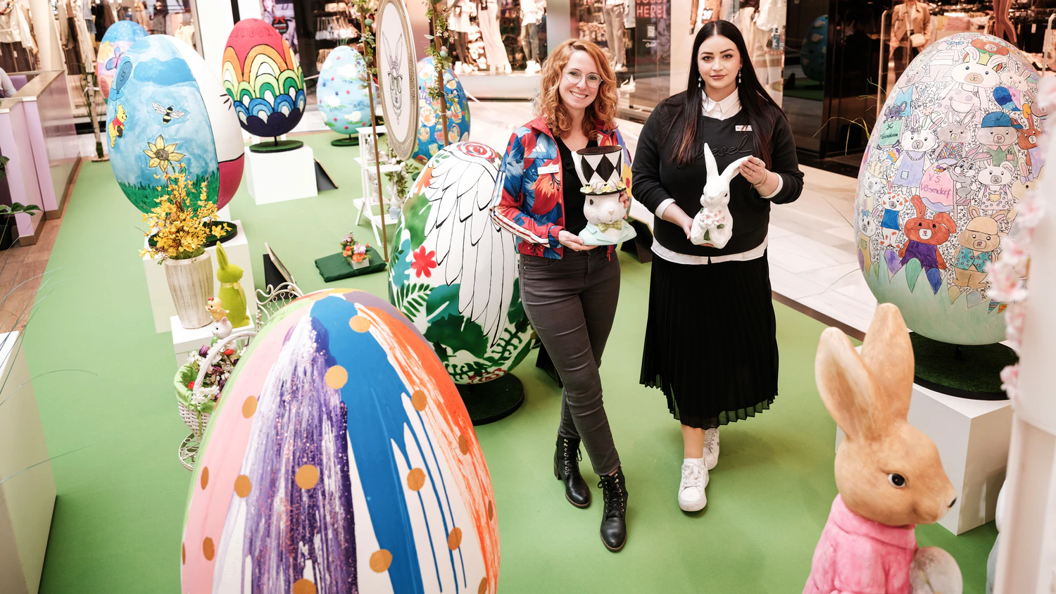 Sabine Leuthner (Deputy General Managerin Westfield Shopping City Süd) und Daniela Hardzina (Marketing Managerin Westfield Shopping City Süd).