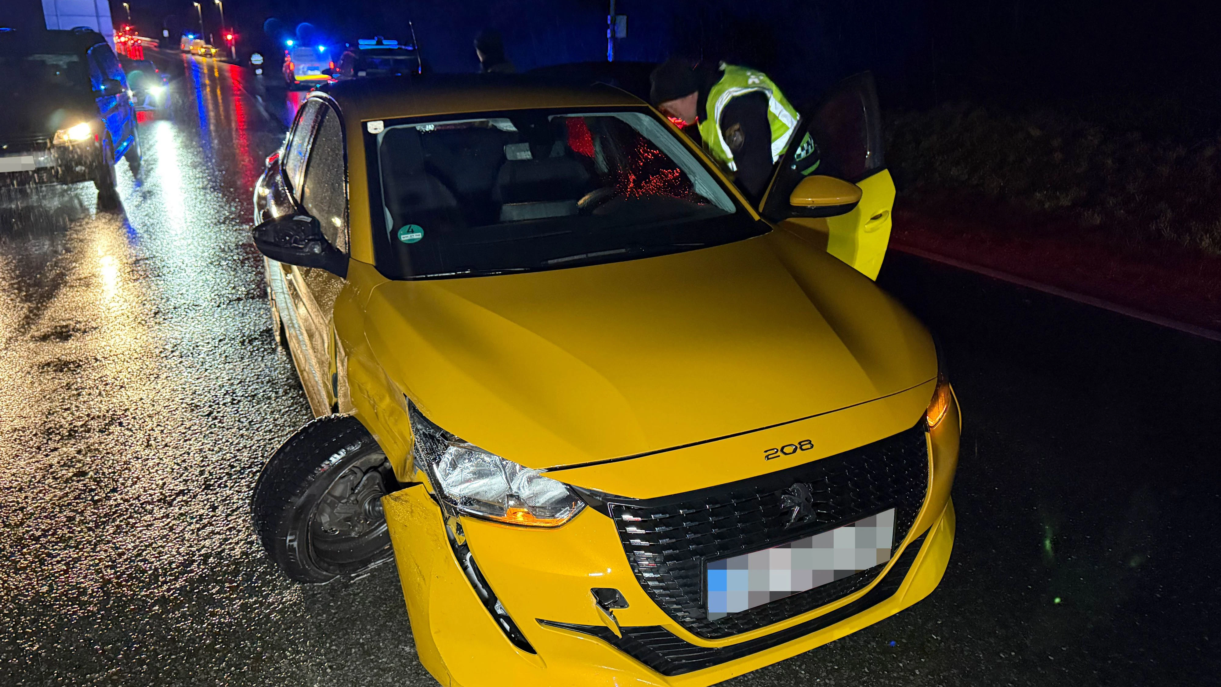 Heute.at - Auto kommt entgegen – Lkw kann Crash nicht verhindern