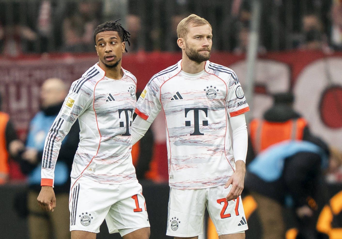 Michael Olise und Konrad Laimer.