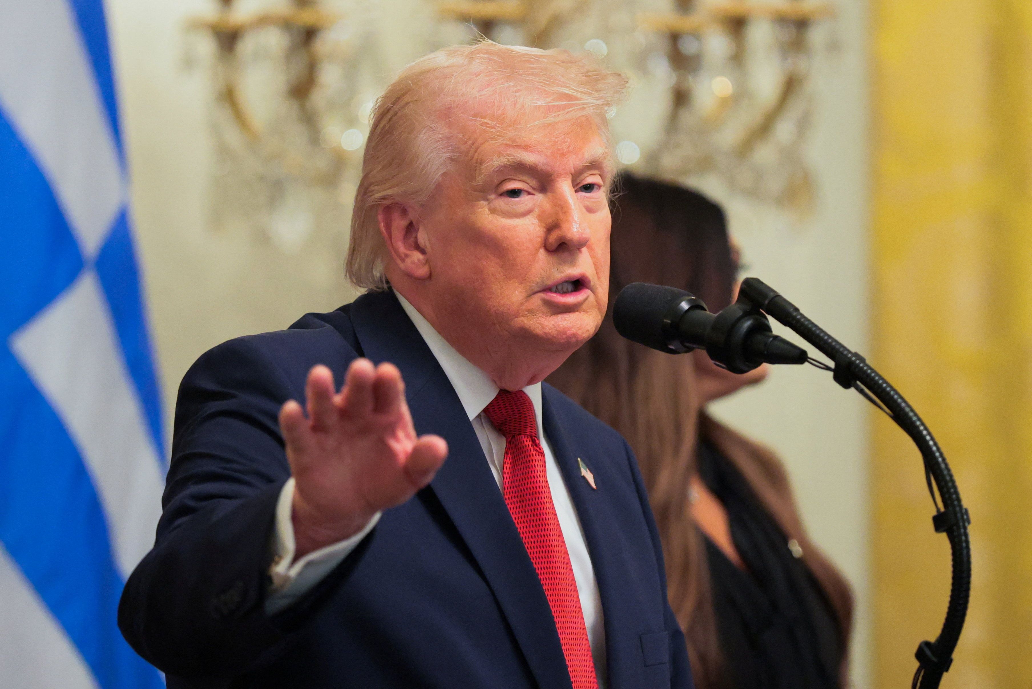 Trump hatte am Donnerstag bei einer Kabinettssitzung in Washington erklärt, dass es 