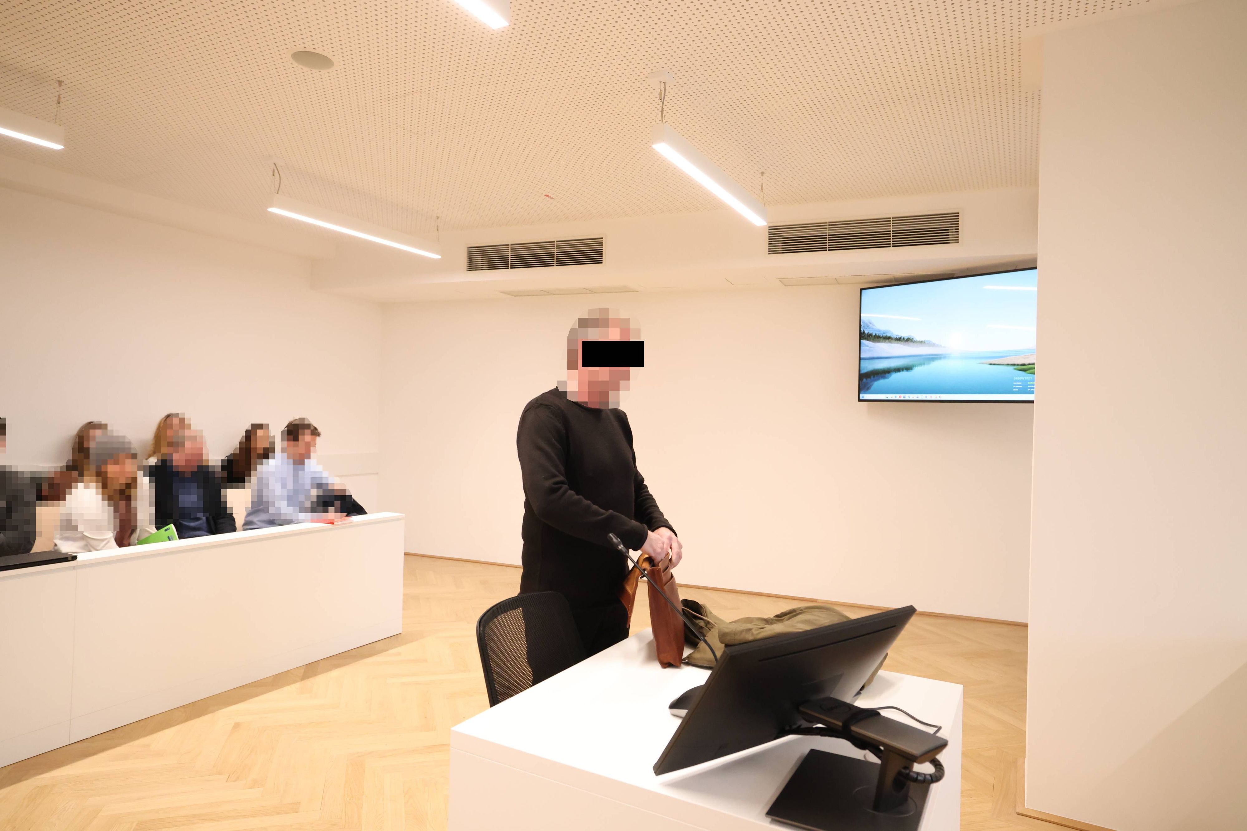 Der Angeklagte vor Gericht in Wien.