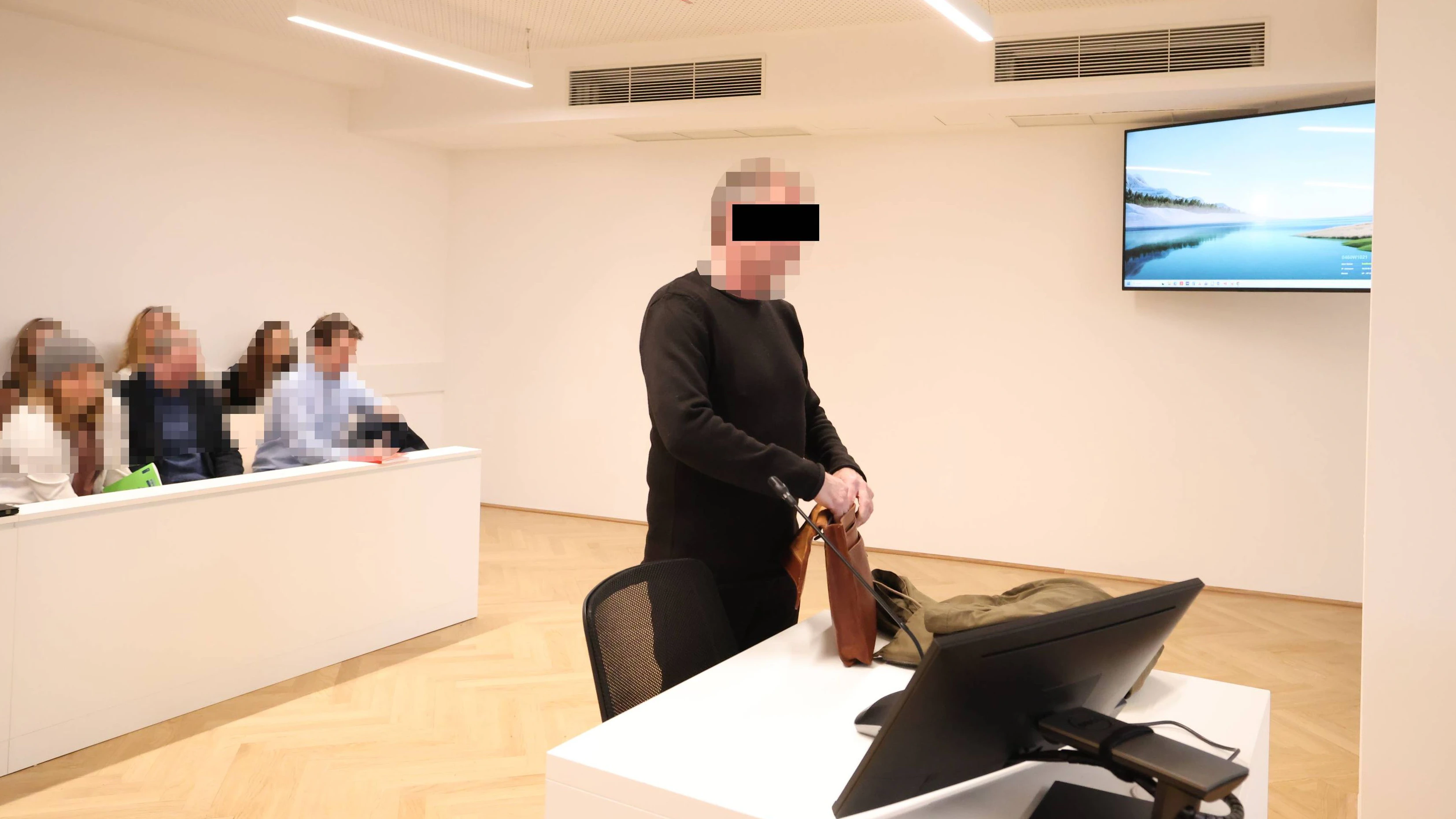 Heute.at - Zellennachbar von Benko tötete in NS-Uniform Hamster