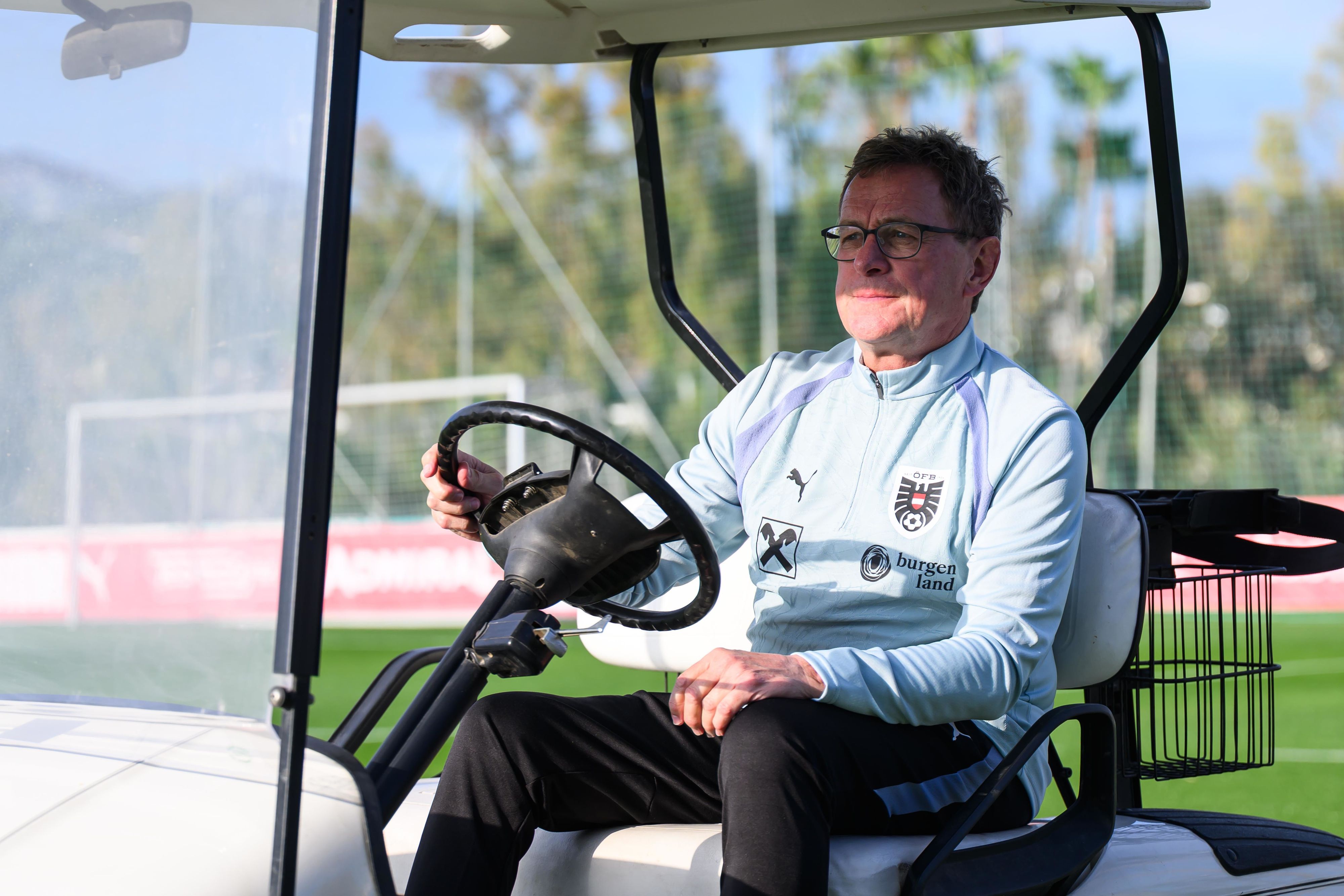Ralf Rangnick war in Marbella oft im Golf-Kart unterwegs.
