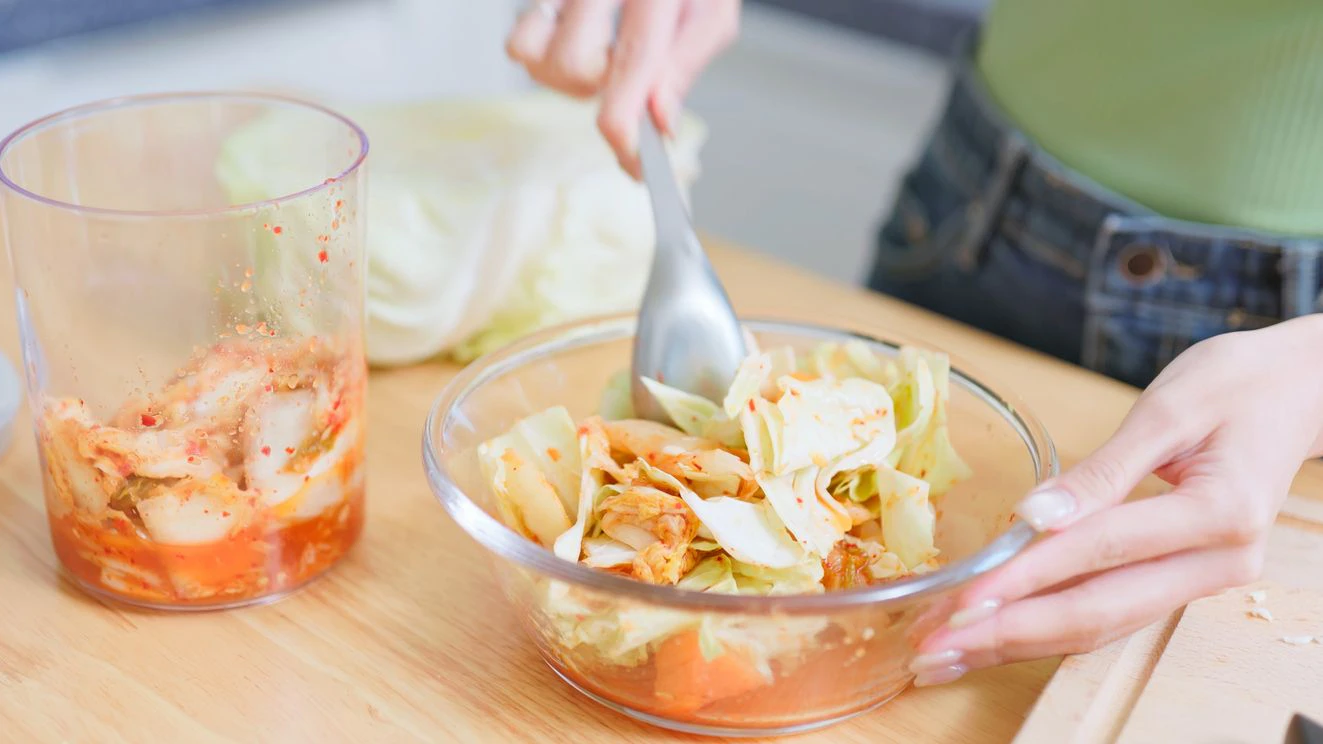 Heute.at - Dieses Essen hilft dem Körper, Mikroplastik loszuwerden