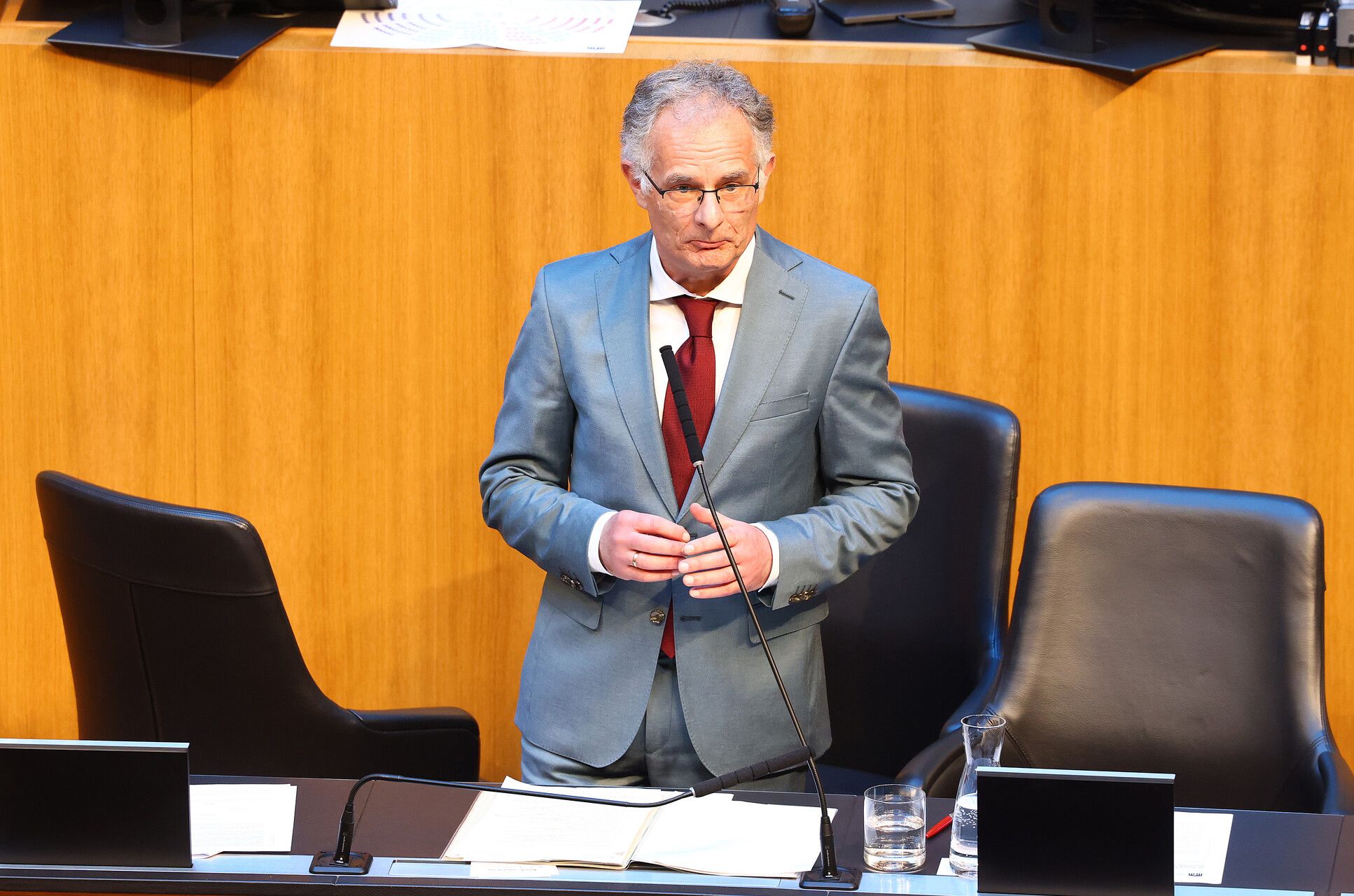 Finanzminister Markus Marterbauer (SPÖ) während einer Rede im Nationalrat. Archivbild