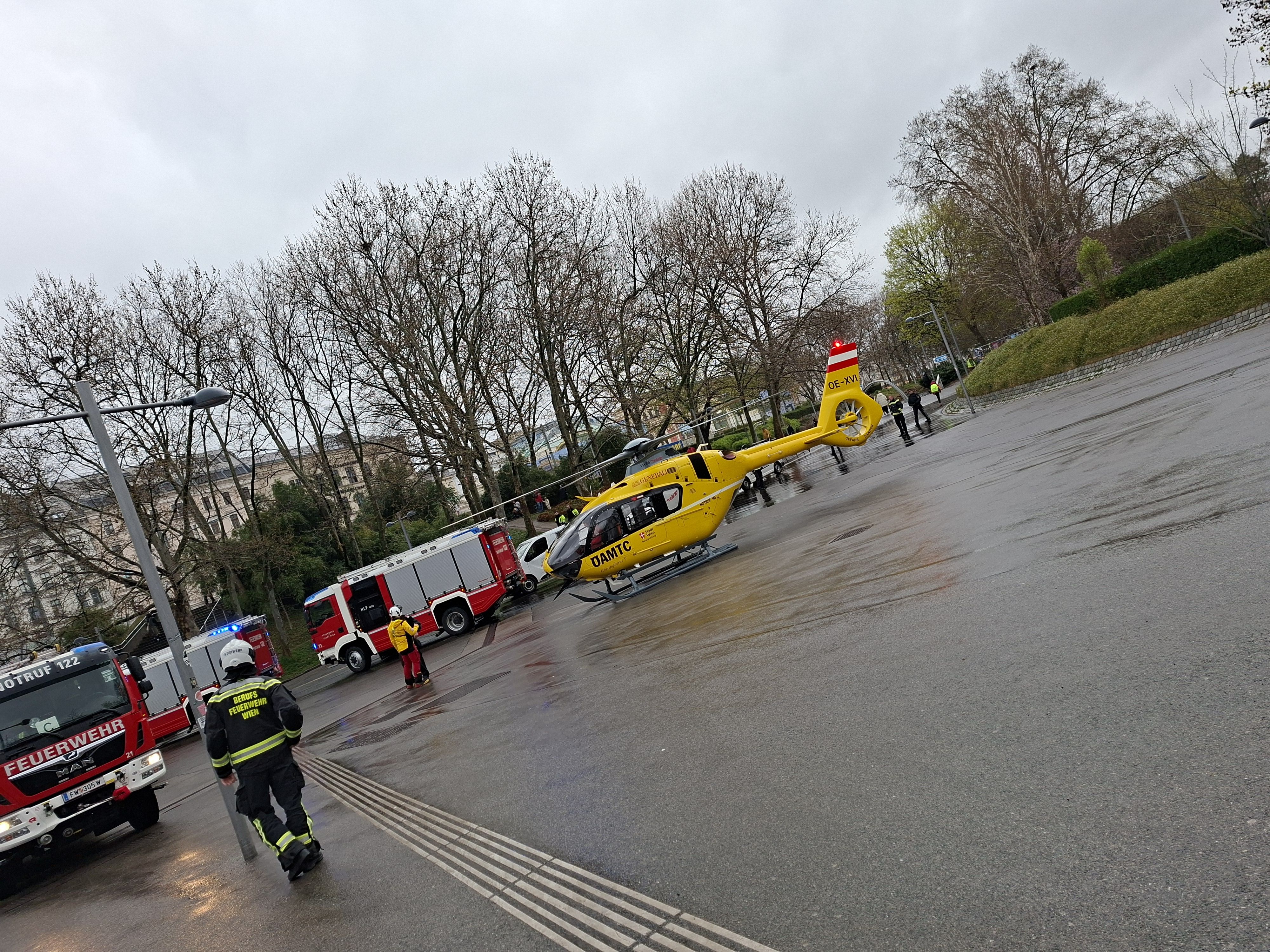 Heute.at - Großeinsatz beim Karlsplatz – U4 teilweise gesperrt