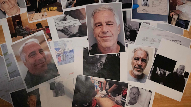 Geld, Videos, rätselhafte Google-Verläufe: Das alles nährt Zweifel an der offiziellen Suizid-Version des Sexualstraftäters. Eine wichtige Zeugin sollte jetzt vor dem Kongress erscheinen. Doch ihre Aussage wurde auf unbestimmte Zeit verschoben – keiner weiß, weshalb.