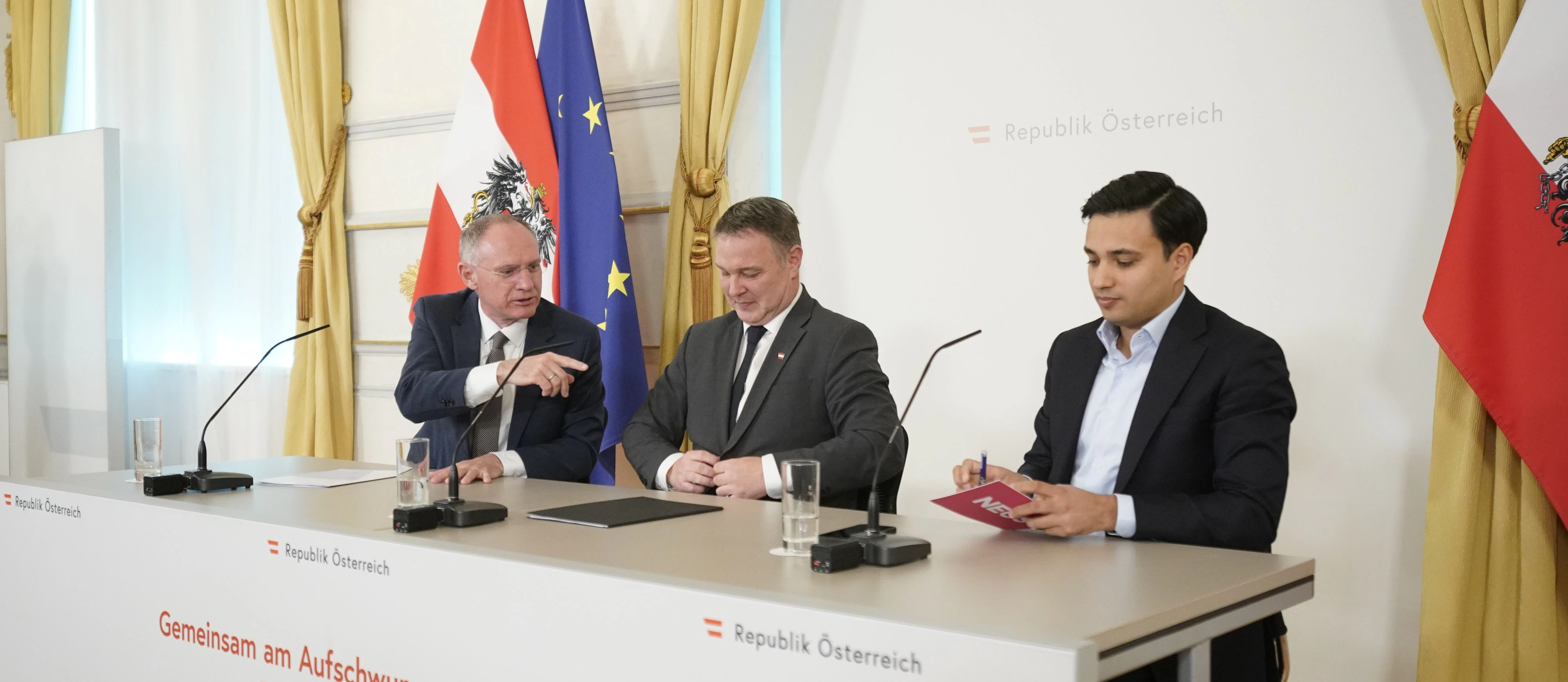 Mach' dein Sakko zu, wir gehen gleich ...