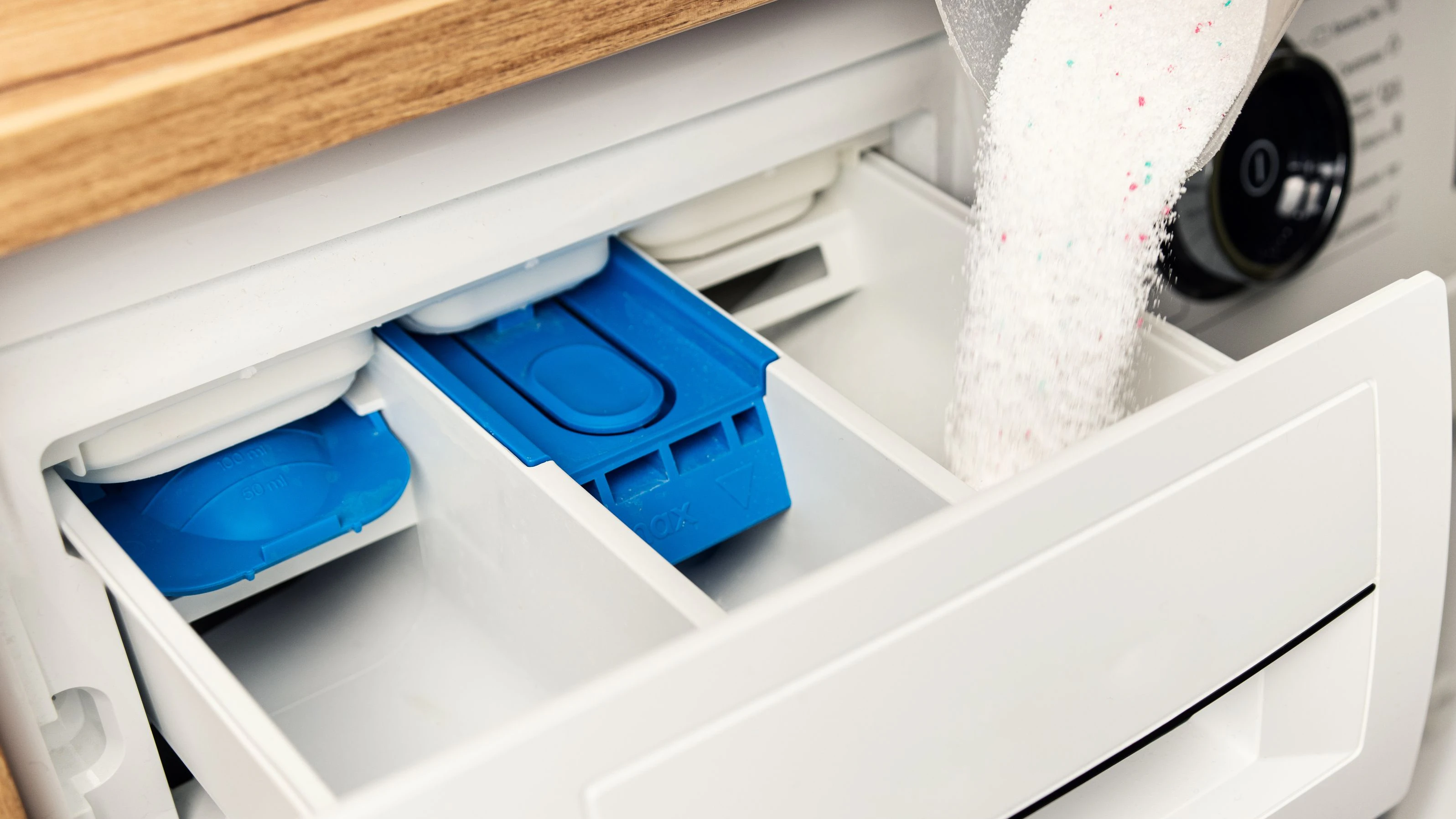 Waschmaschinen-Klappe...