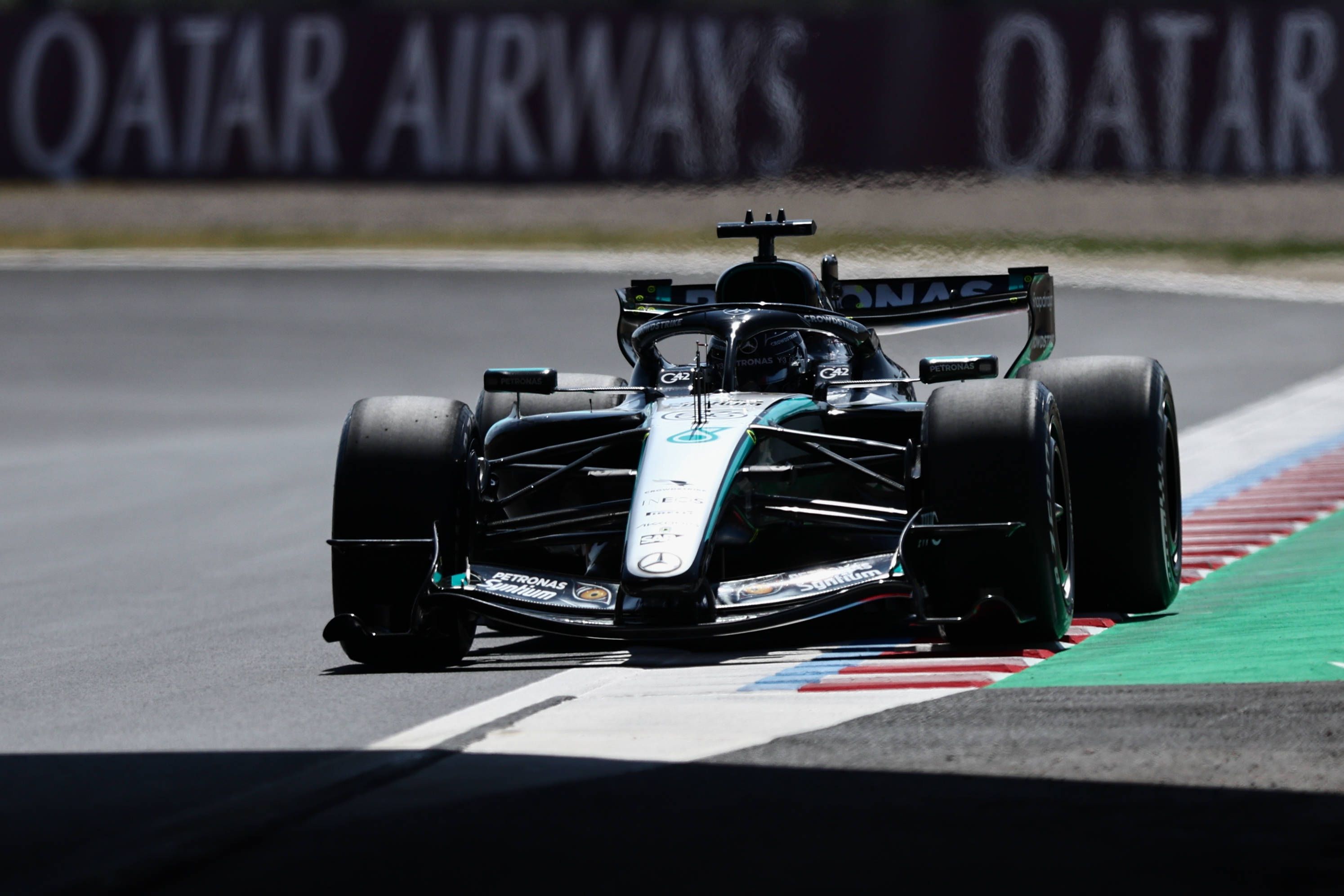 Die Mercedes wollen wieder die Pole Position holen.