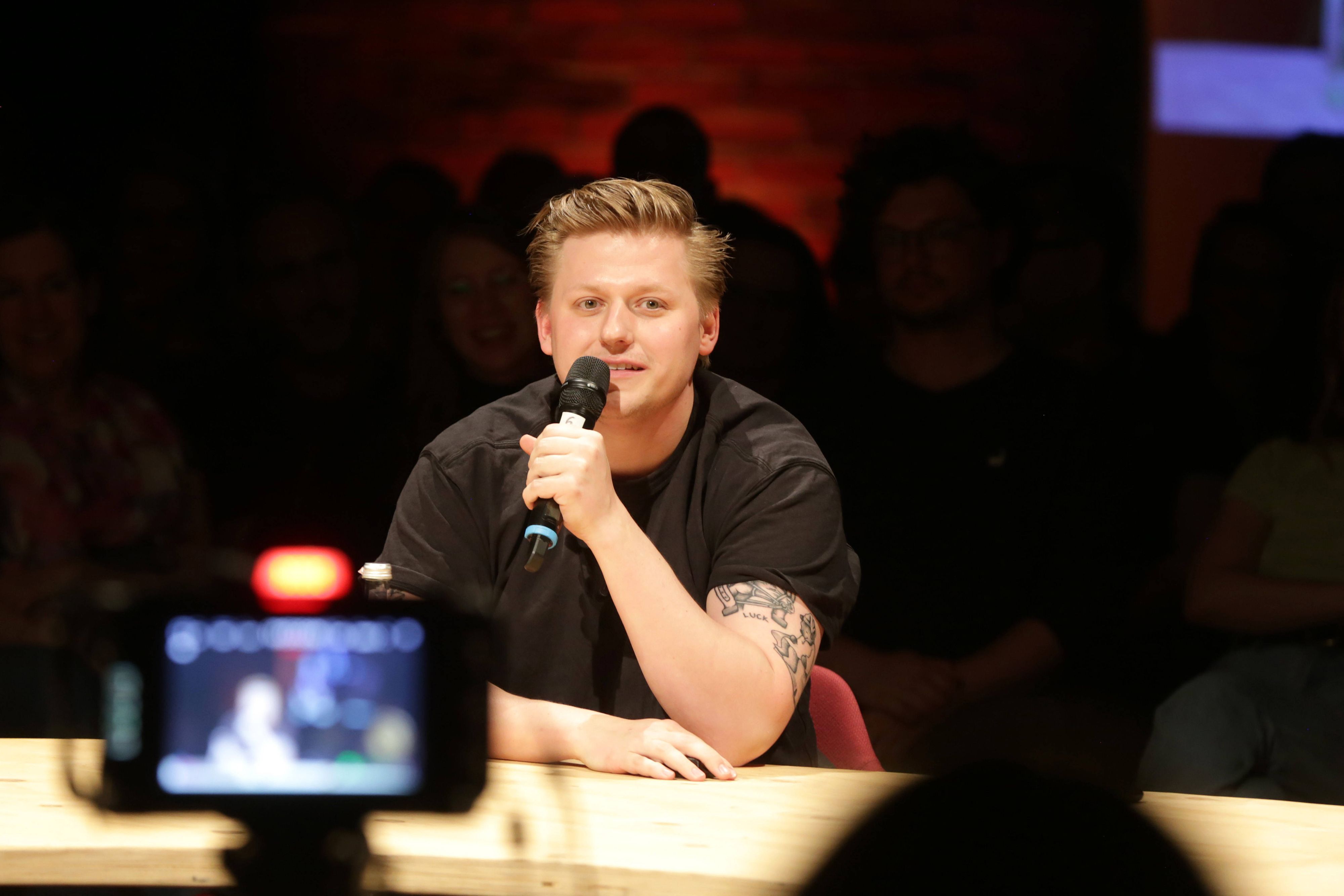 El Hotzo bleibt unbescholten.