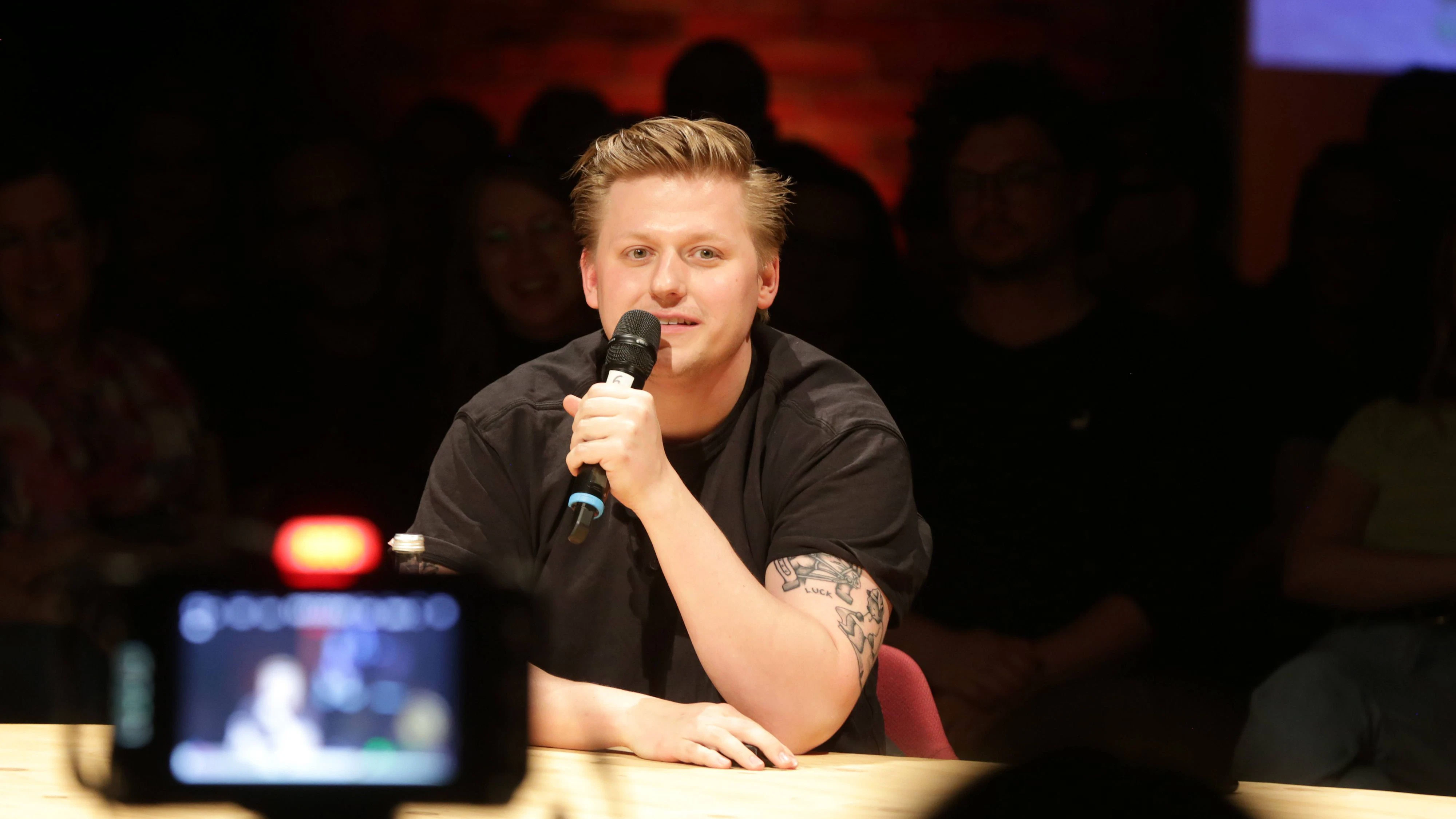 El Hotzo bleibt unbescholten.