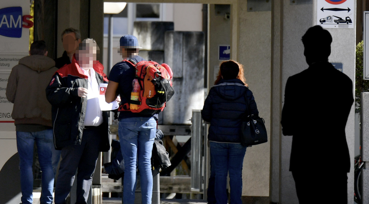 Ein Firmen-Chef ärgert sich über AMS-Kunden: 