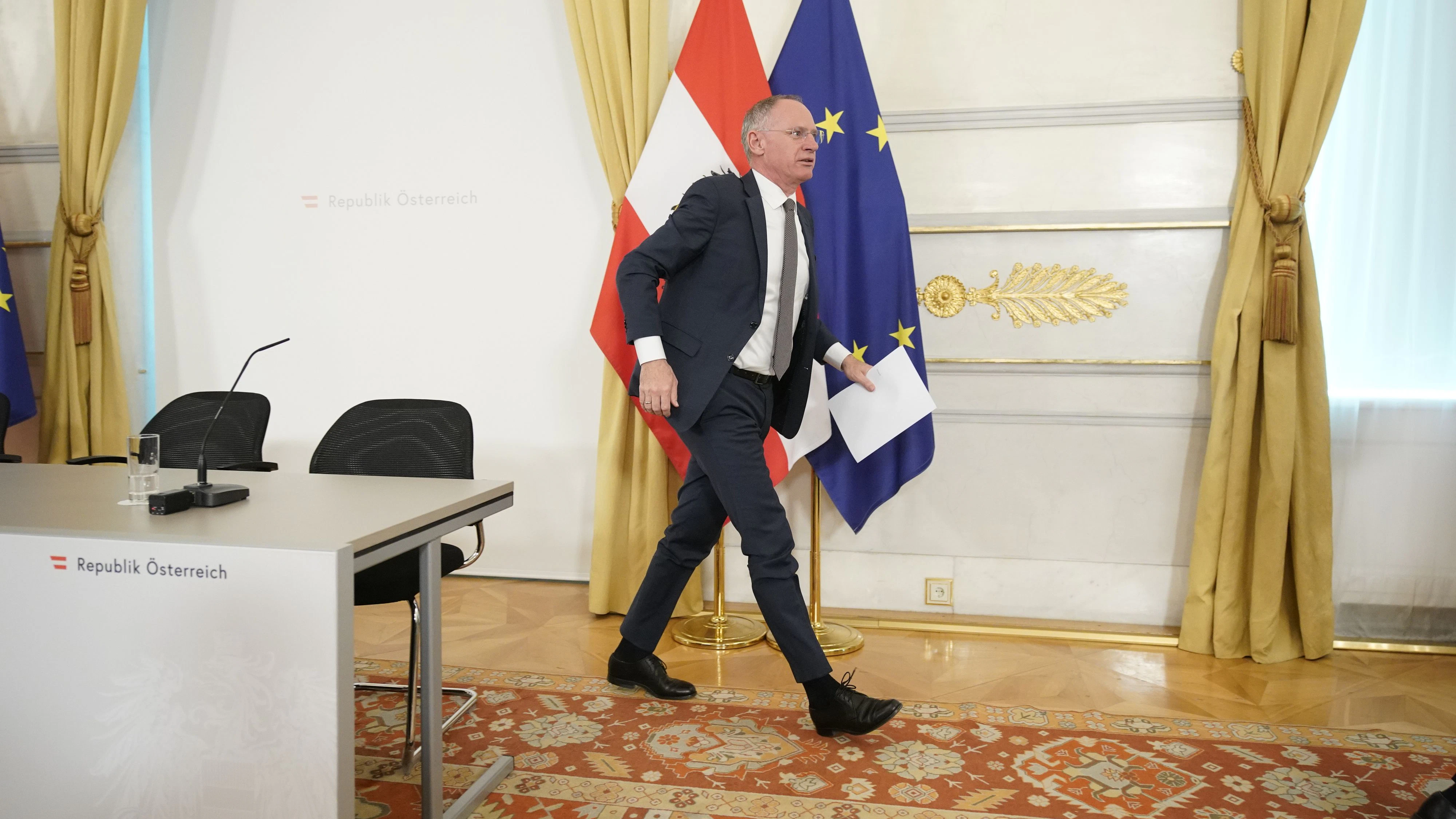 ... wartet's auch mich, ein alter Mann ist kein D-Zug ...