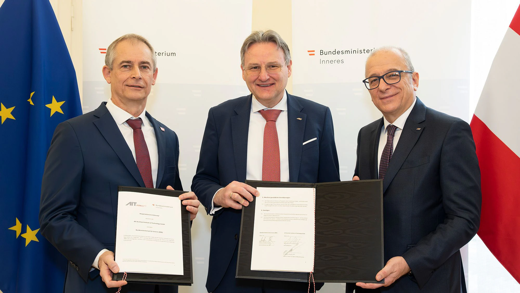 v.l.: Andreas Achatz (Generalsekretär BMI), Andreas Kugi (Scientific Director des AIT), Helmut Leopold (Head of Center for Digital Safety & Security, AIT).