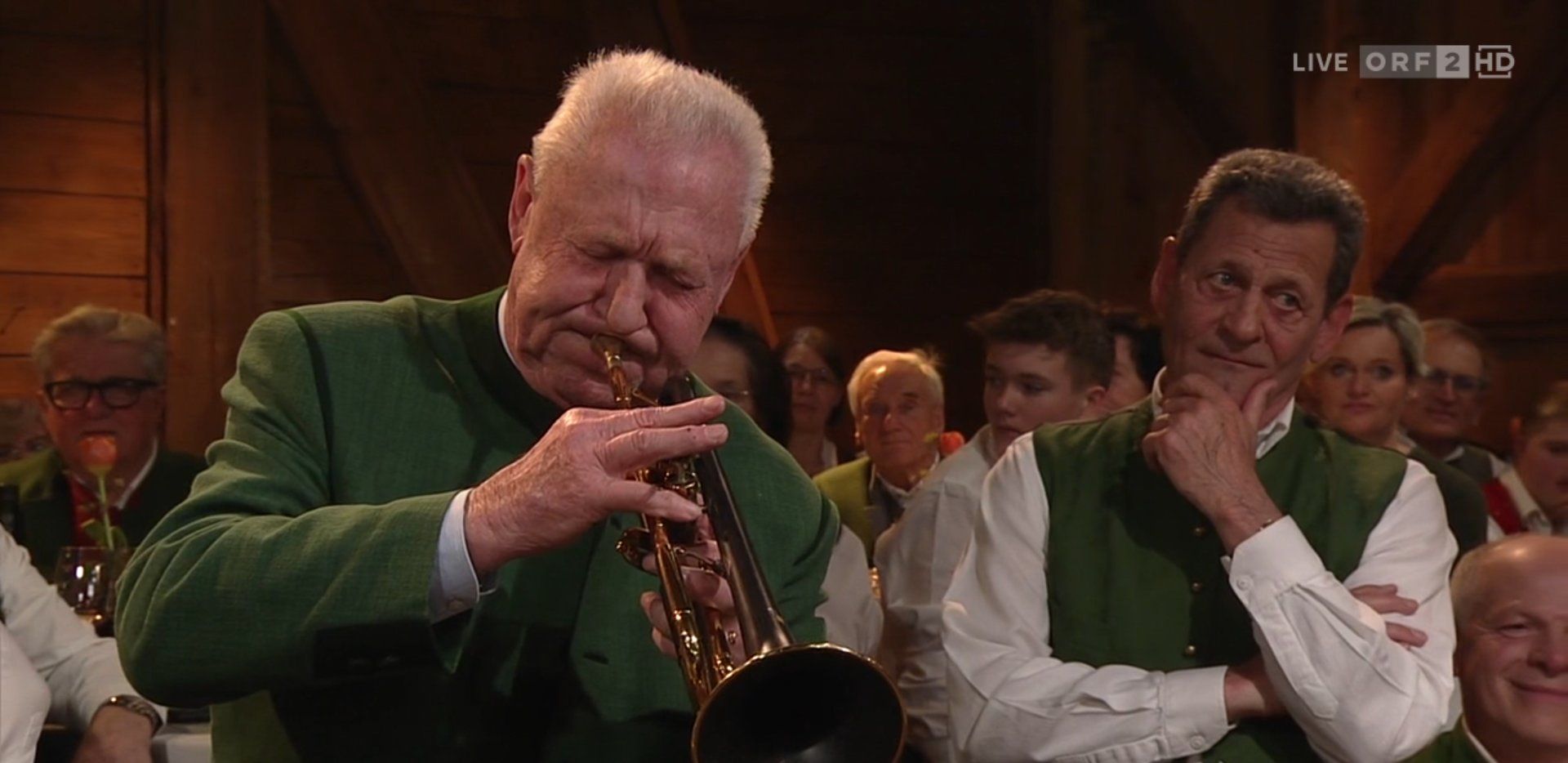 Heute.at - Volksmusik-Star bricht bei Live-Sendung im ORF zusammen