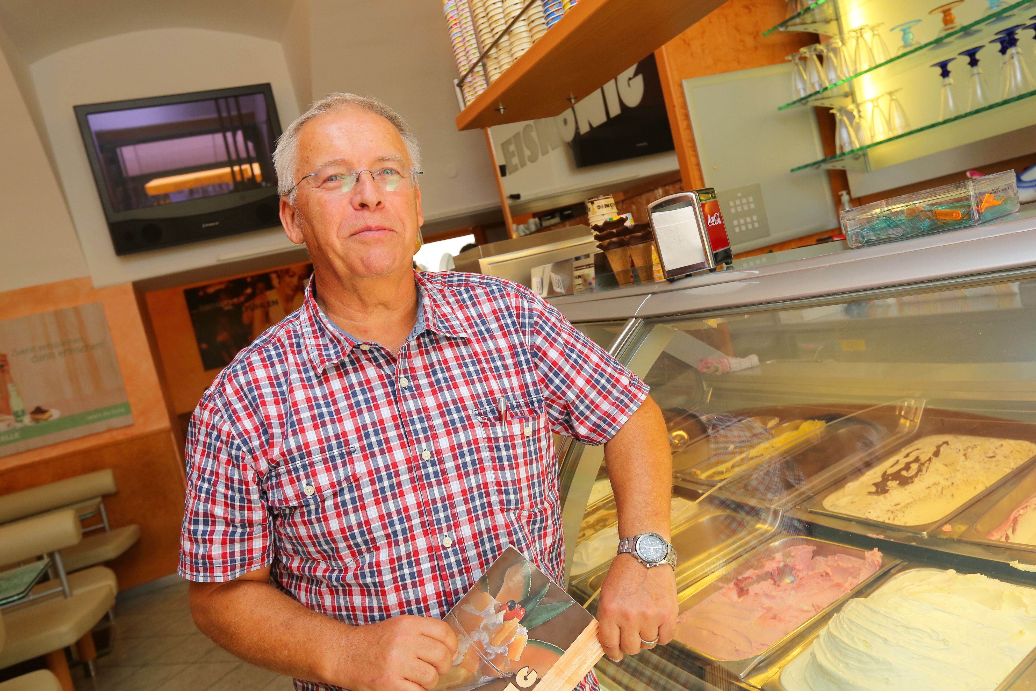 Walter Vogl, Chef des Linzer Eiskönigs, versteht die Welt nicht mehr.