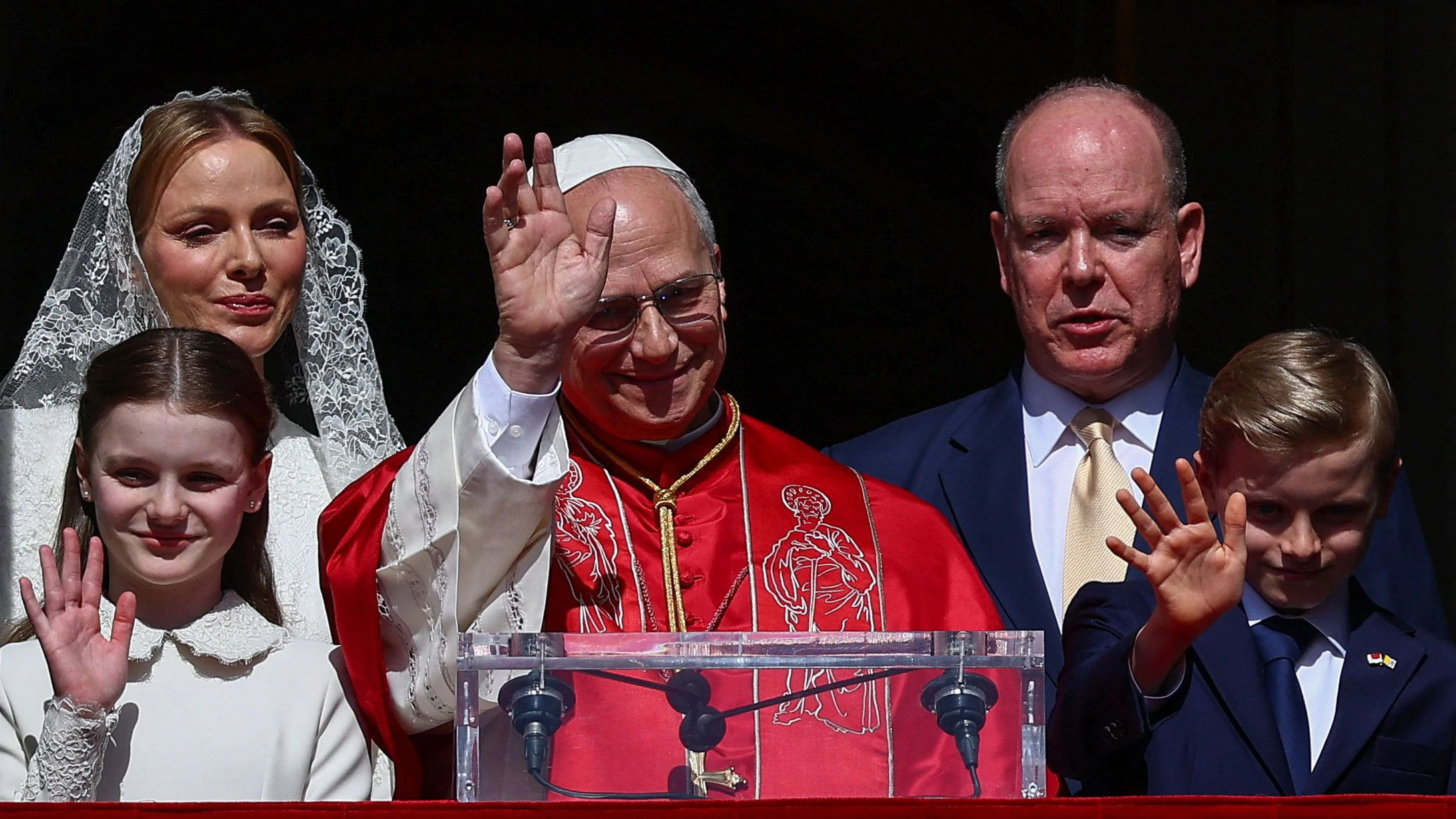 Vom Balkon aus sprach Papst Leo zum Publikum.