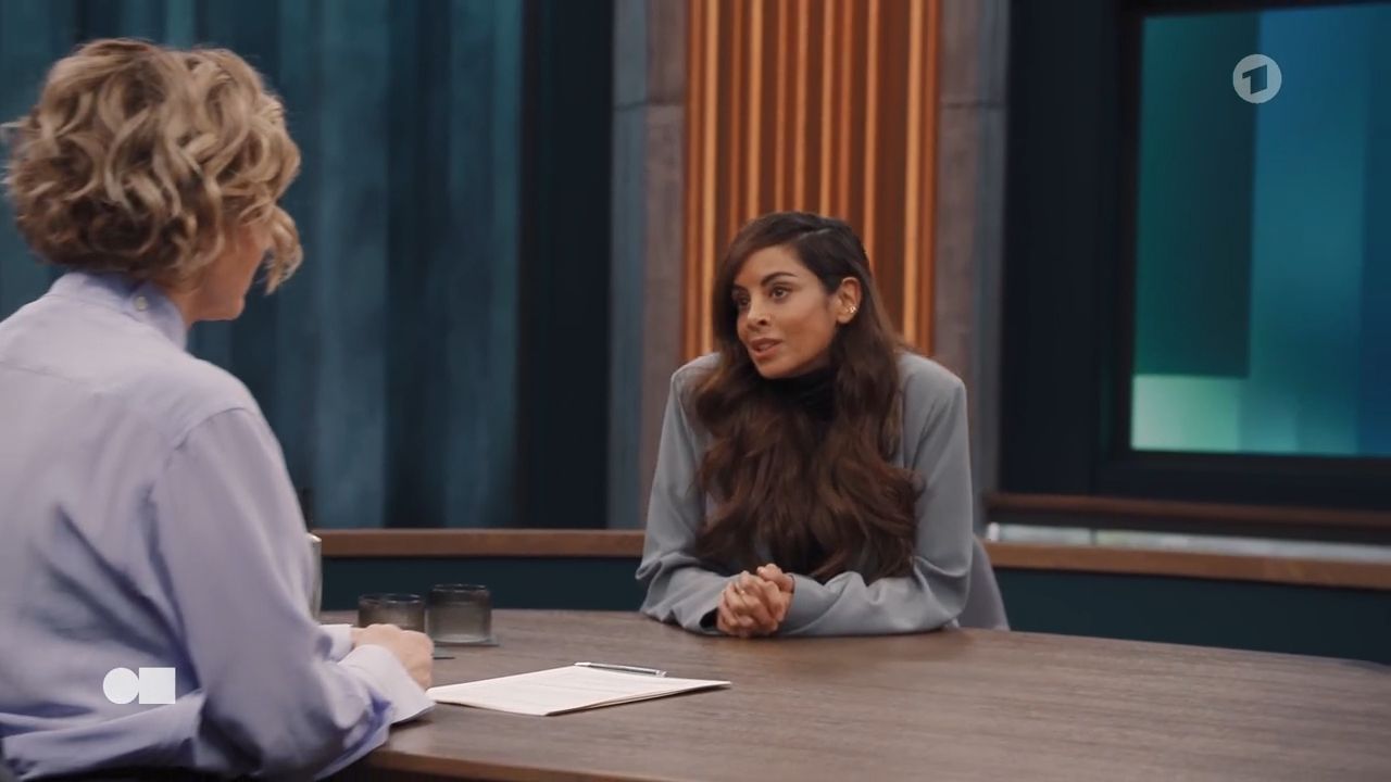 Collien Fernandes spricht auch explizite Details an.