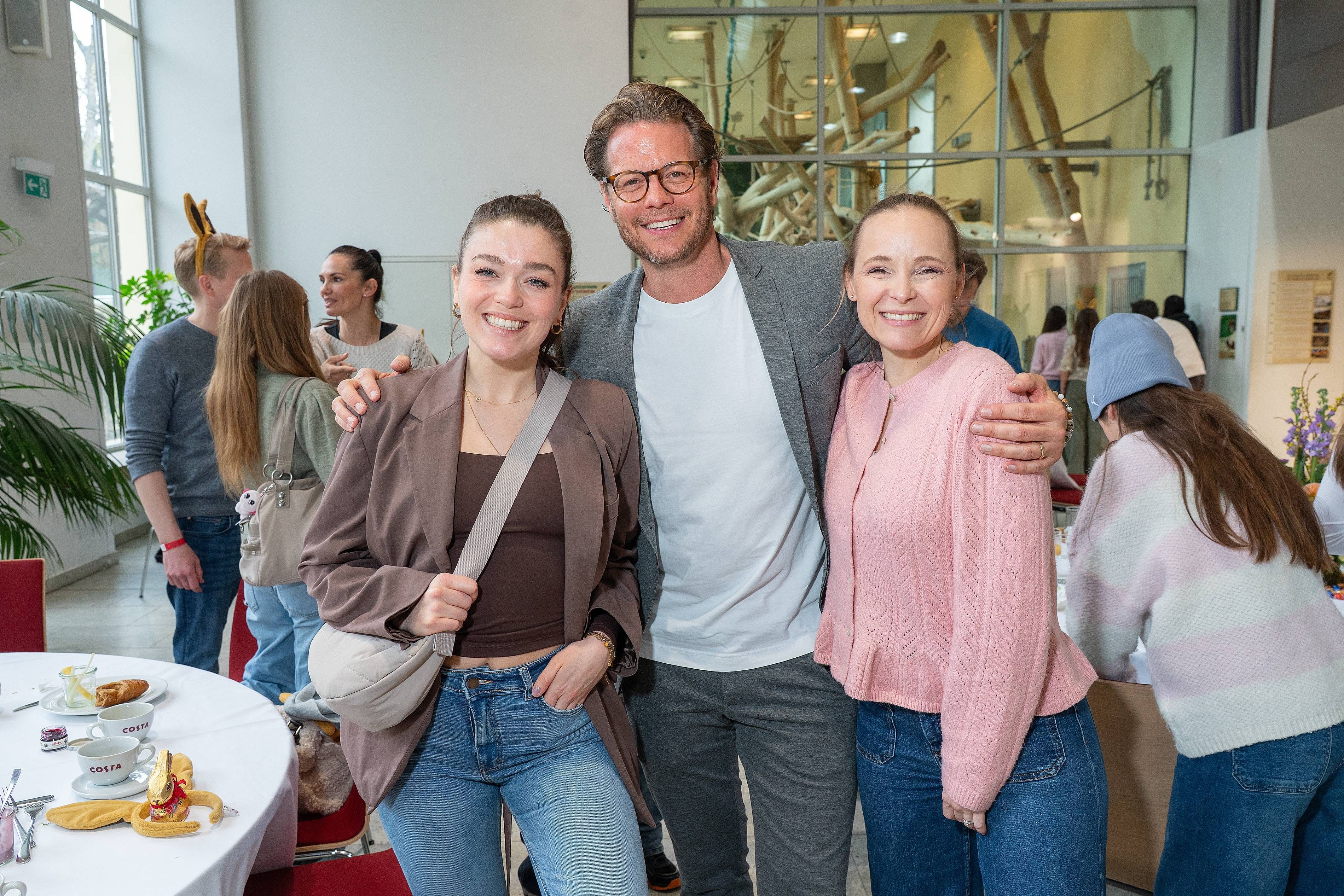 Nienke Latten, Mark Seibert und Missy May beim Lindt Goldhasenfest 2026.
