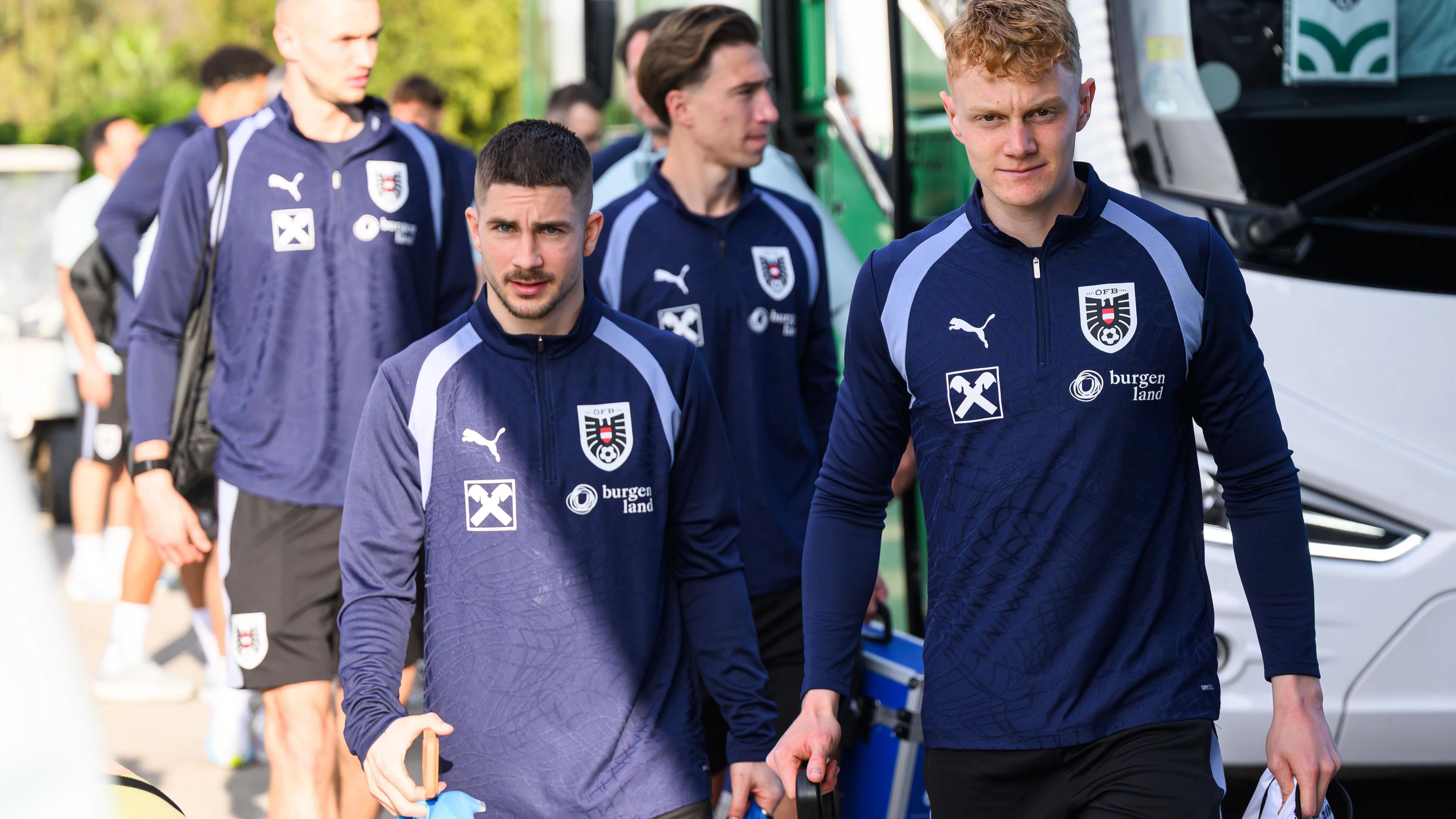 Romano Schmid (l.) mit seinen ÖFB-Kollegen