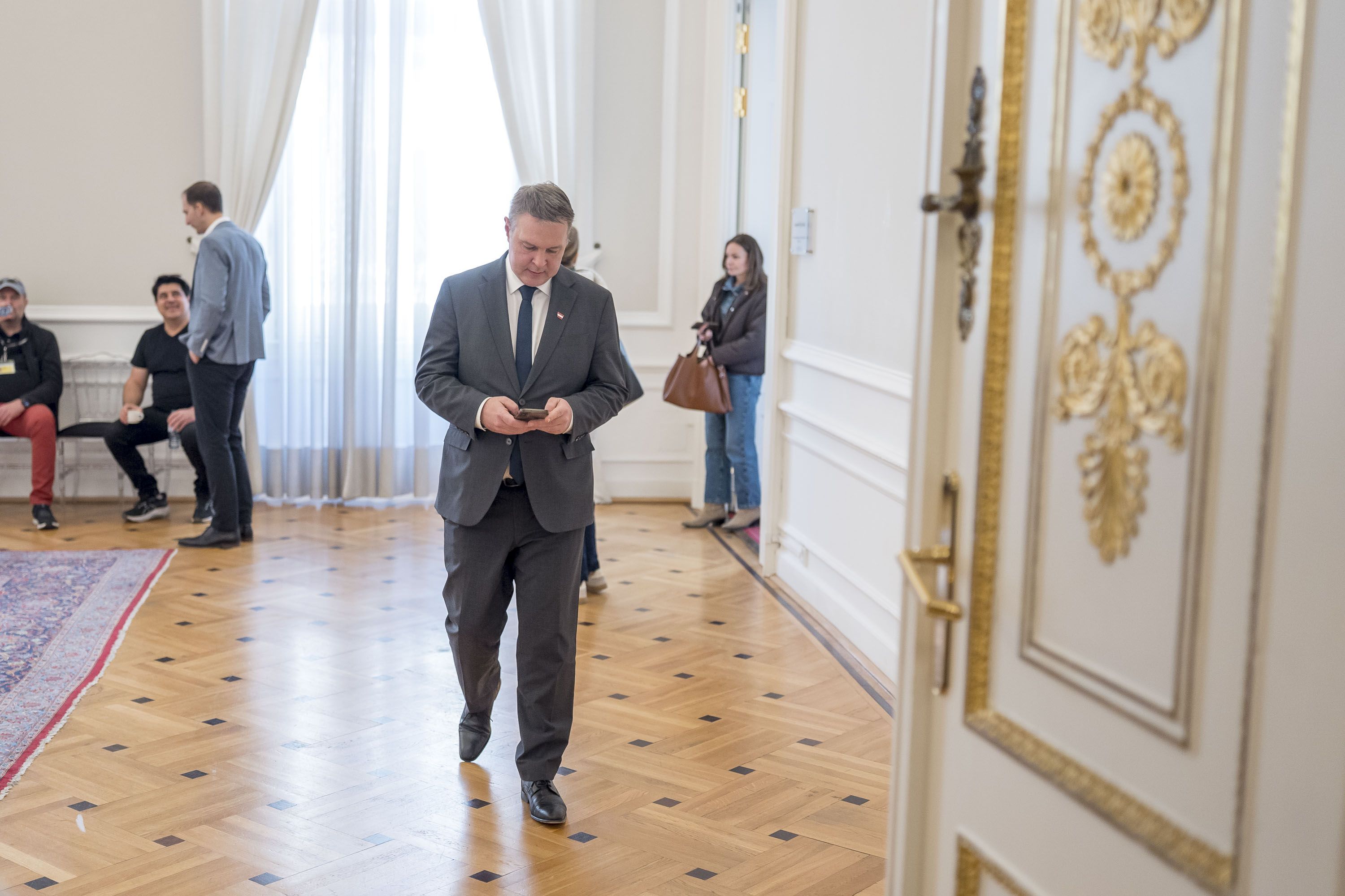 Heute.at - Wie der Babler-Film wirklich zu 528.000 Euro kam