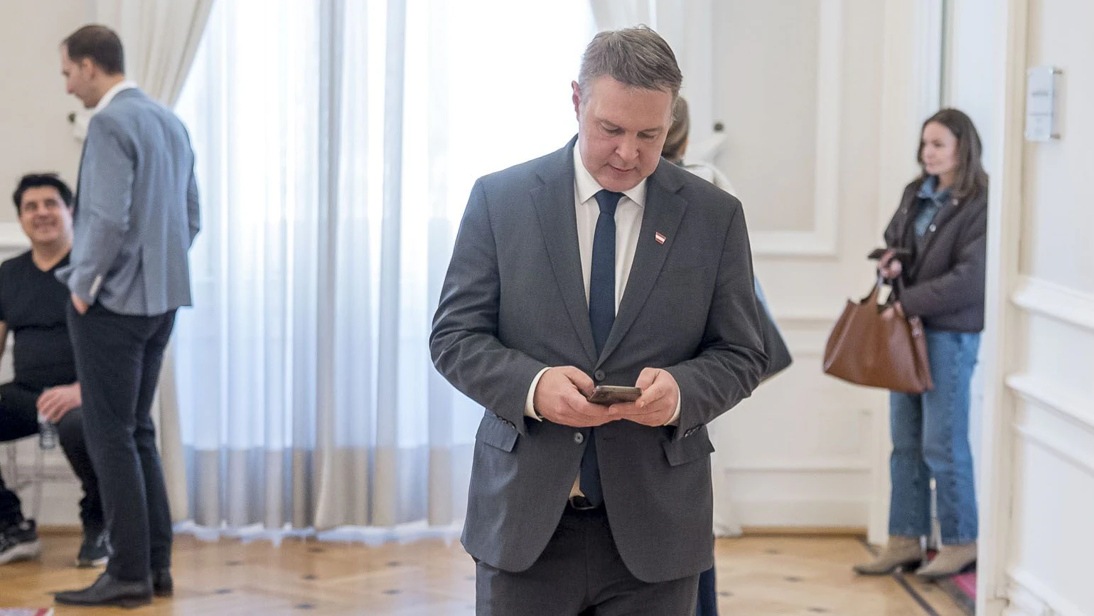 Heute.at - Wie der Babler-Film wirklich zu 528.000 Euro kam