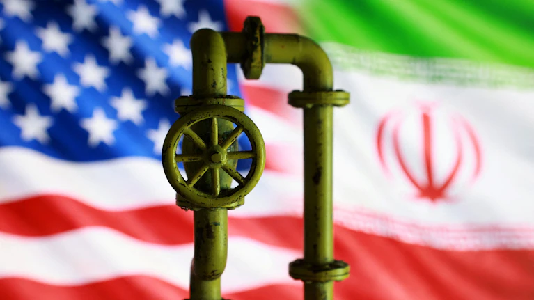 Die Welt stöhnt über die hohen Kosten von Öl, der Iran macht große Geschäfte damit. Er verkauft so viele Barrel wie vor dem Krieg, das aber zu schwindelerregenden Preisen. Über geheime Schiffsflotten, diskrete Geldkreisläufe und 20 Oligarchen, die abkassieren.