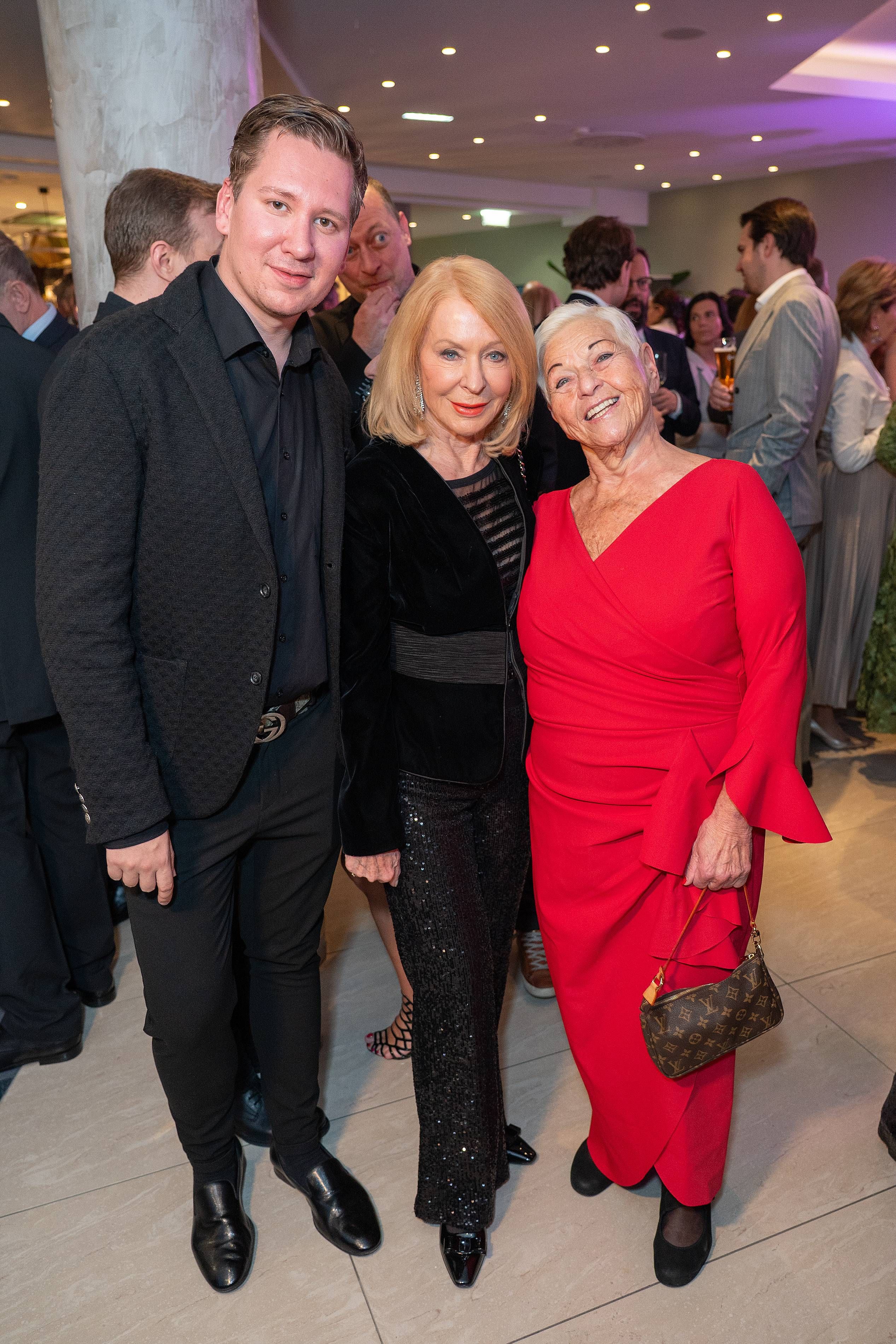 Clemens Trischler, Gerda Rogers und Jazz Gitti beim Saison Opening.
