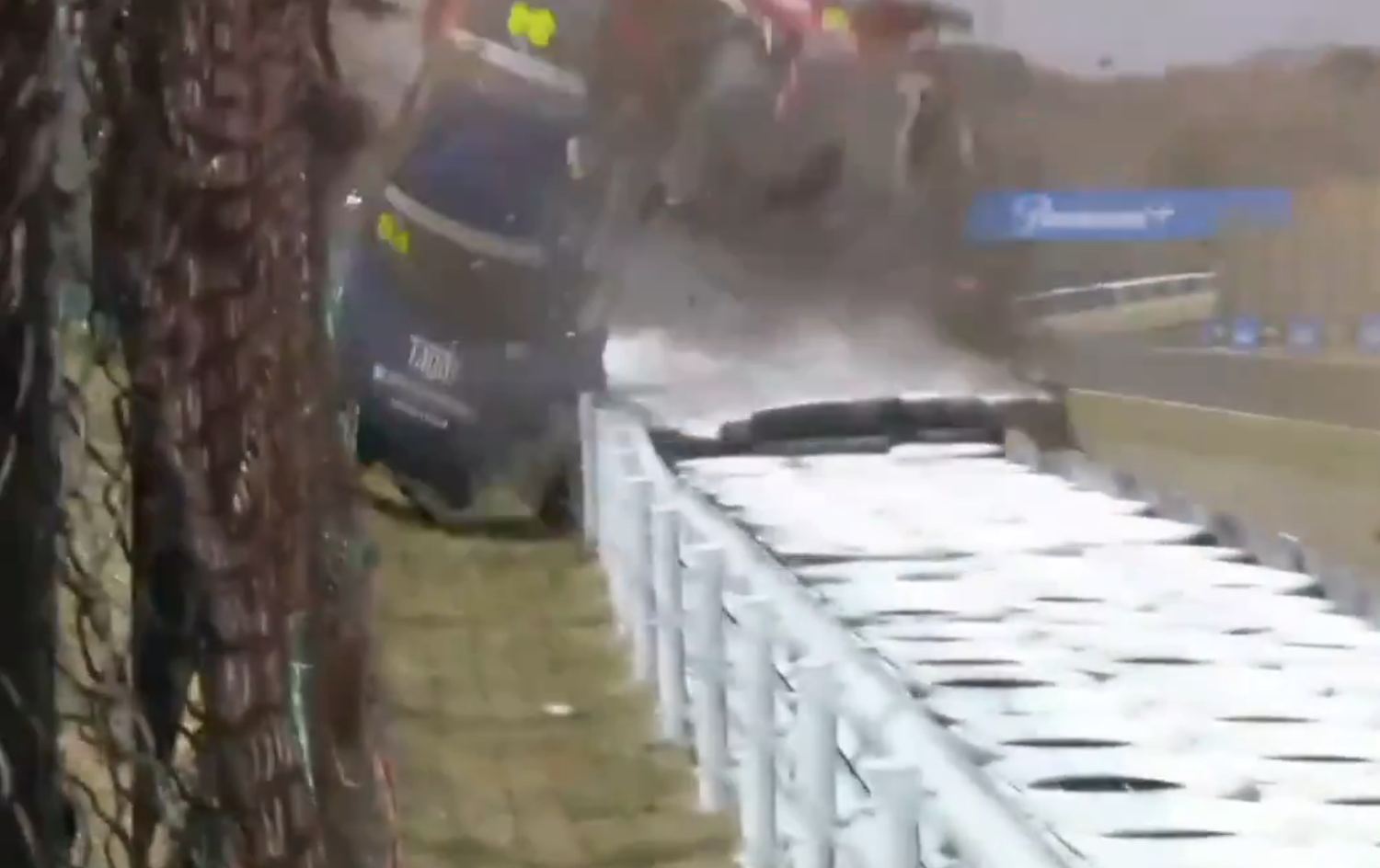 Masa Taga überschlug sich mit seinem Porsche spektakulär.