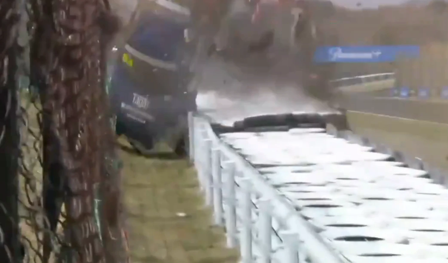 Masa Taga überschlug sich mit seinem Porsche spektakulär.