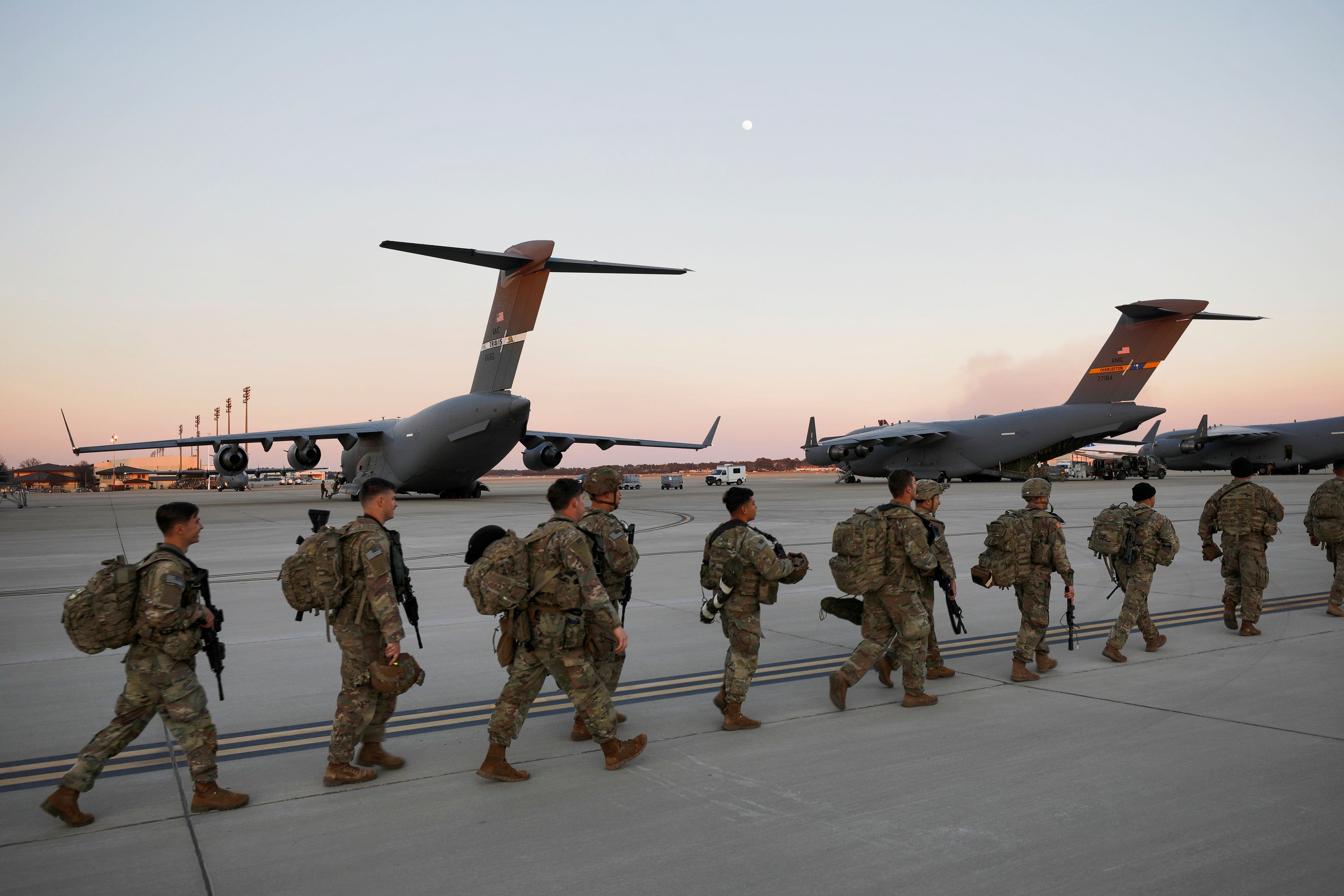Einheiten der 82nd Airborne Division der US Army in Fort Bragg, North Carolina, werden mit Flugzeugen Richtung Naher Osten verlegt (Archivbild)