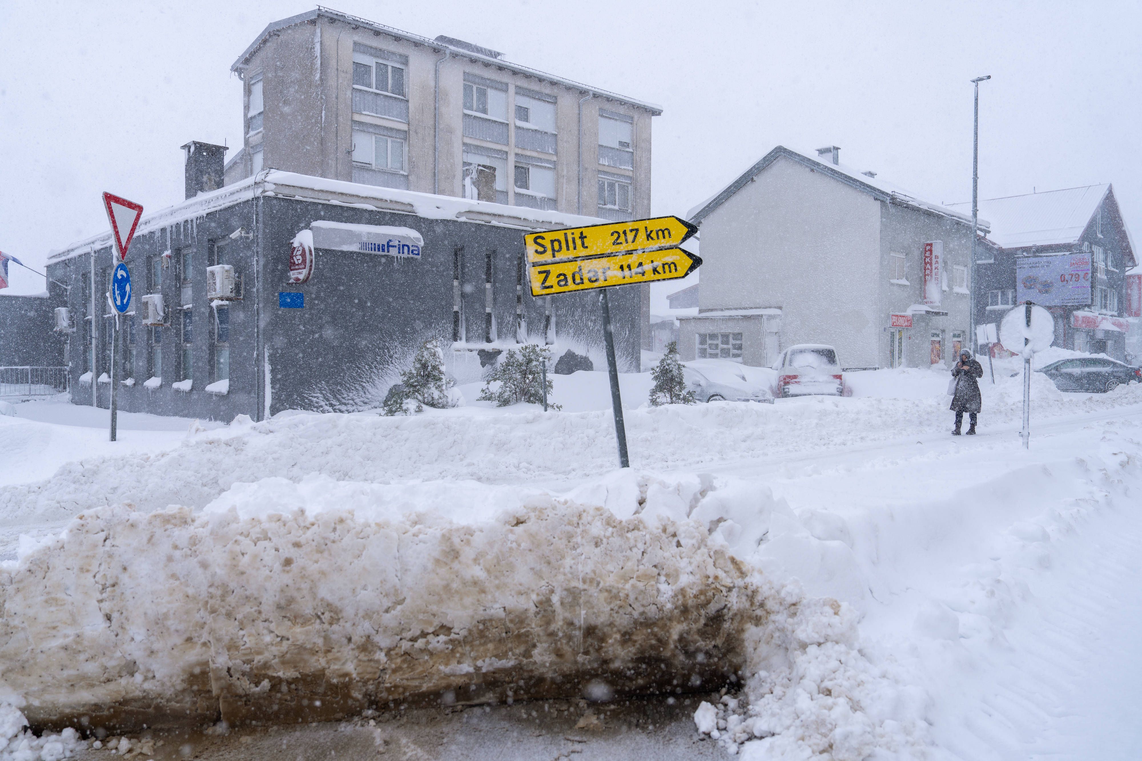 Kroatien droht erneut eine schwere Unwetterlage. Die höchste Warnstufe wurde ausgerufen, Orkanböen und massive Schäden werden erwartet.