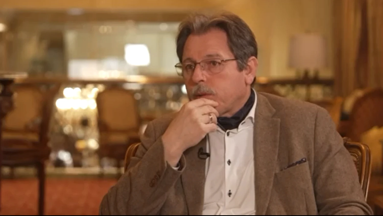 Iran-Experte Walter Posch zeichnete ein dunkles Bild des Nahost-Konflikts. Sollte kein baldiger Waffenstillstand zustande kommen, drohen schlimme Konsequenzen.